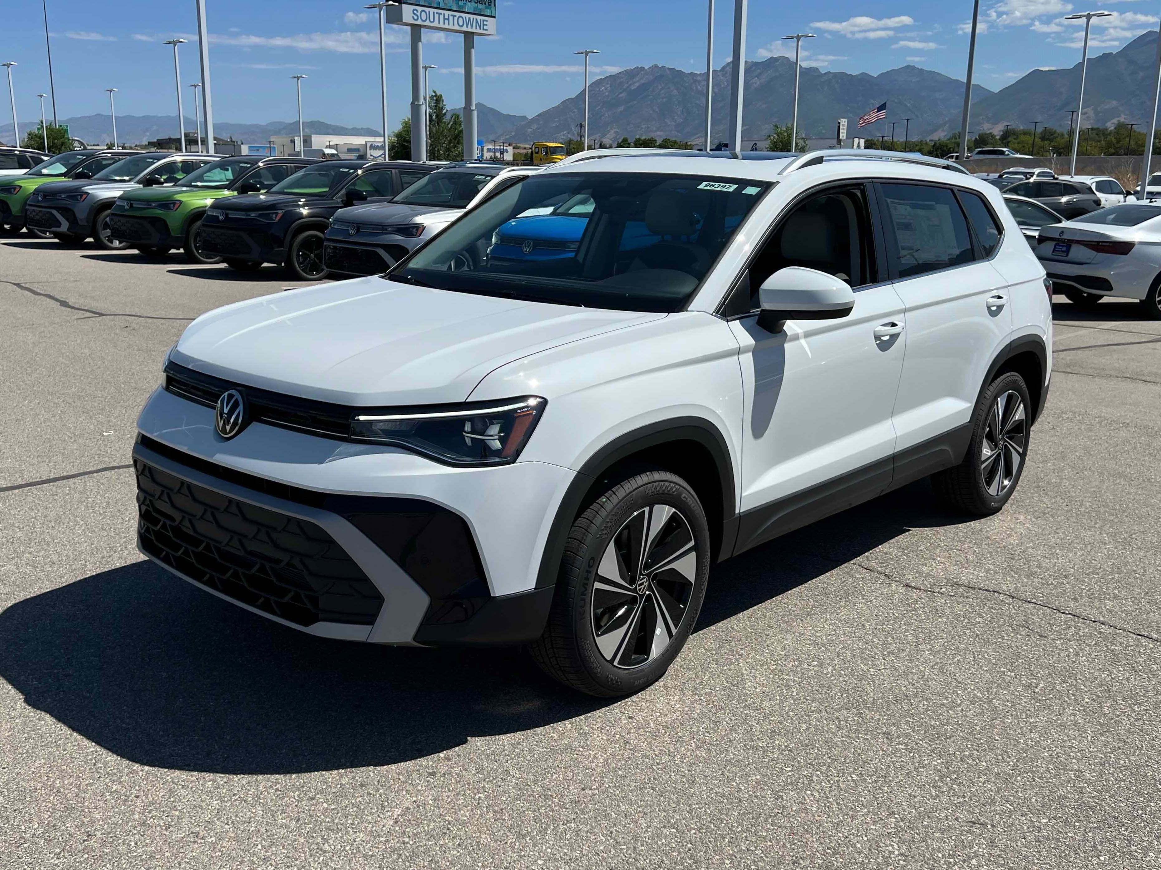 2025 Volkswagen Taos SE