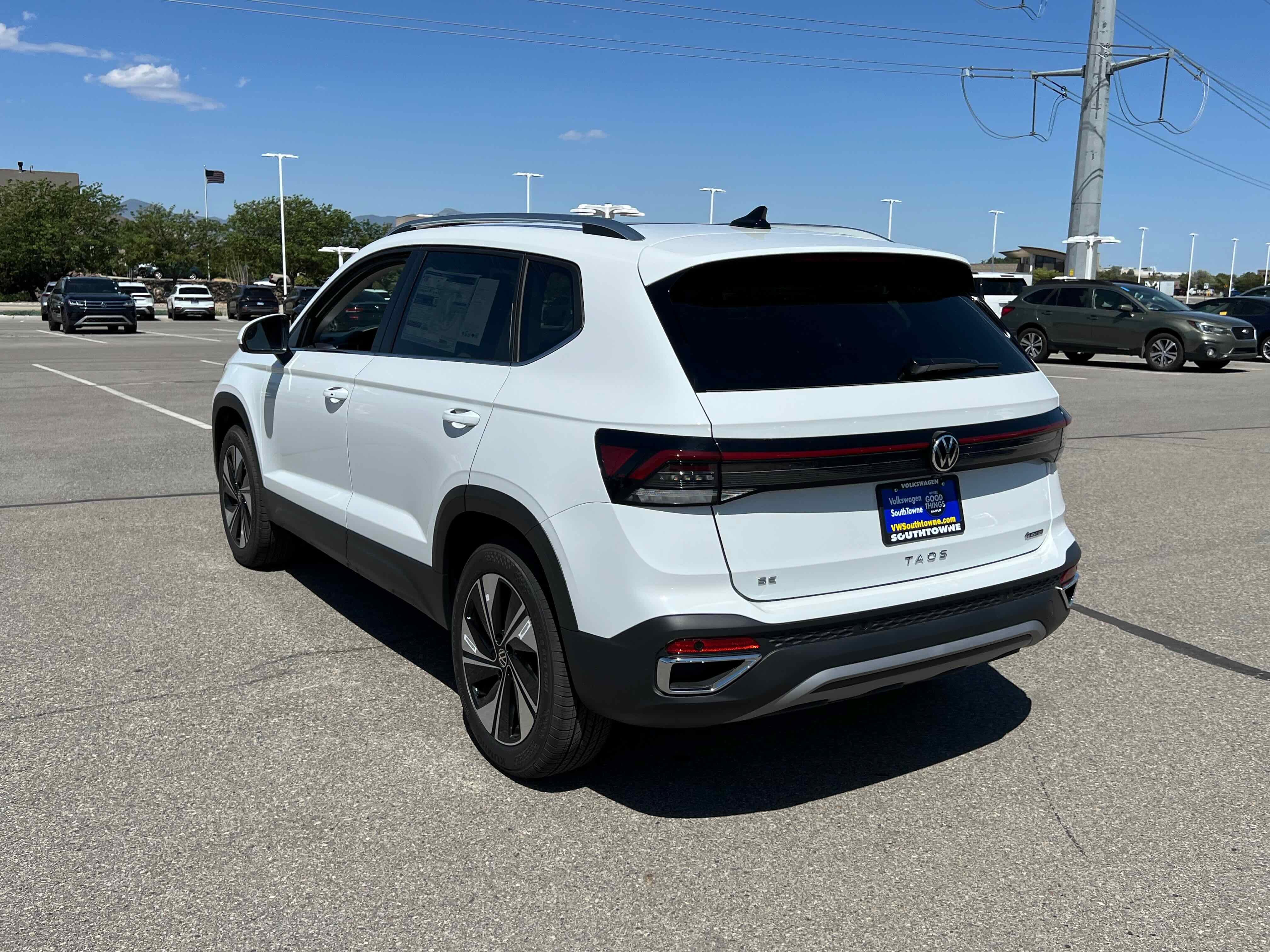 2025 Volkswagen Taos SE