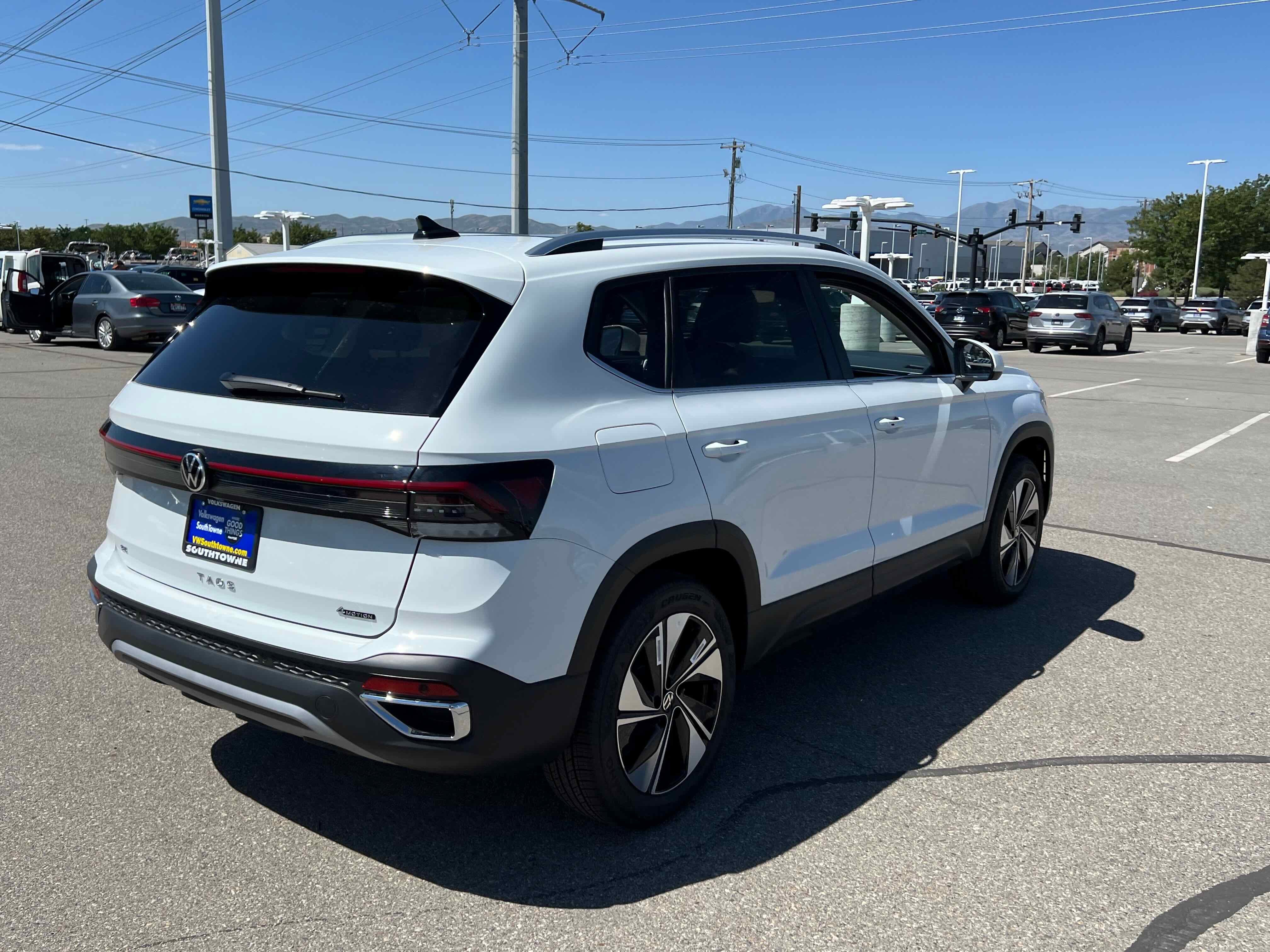 2025 Volkswagen Taos SE