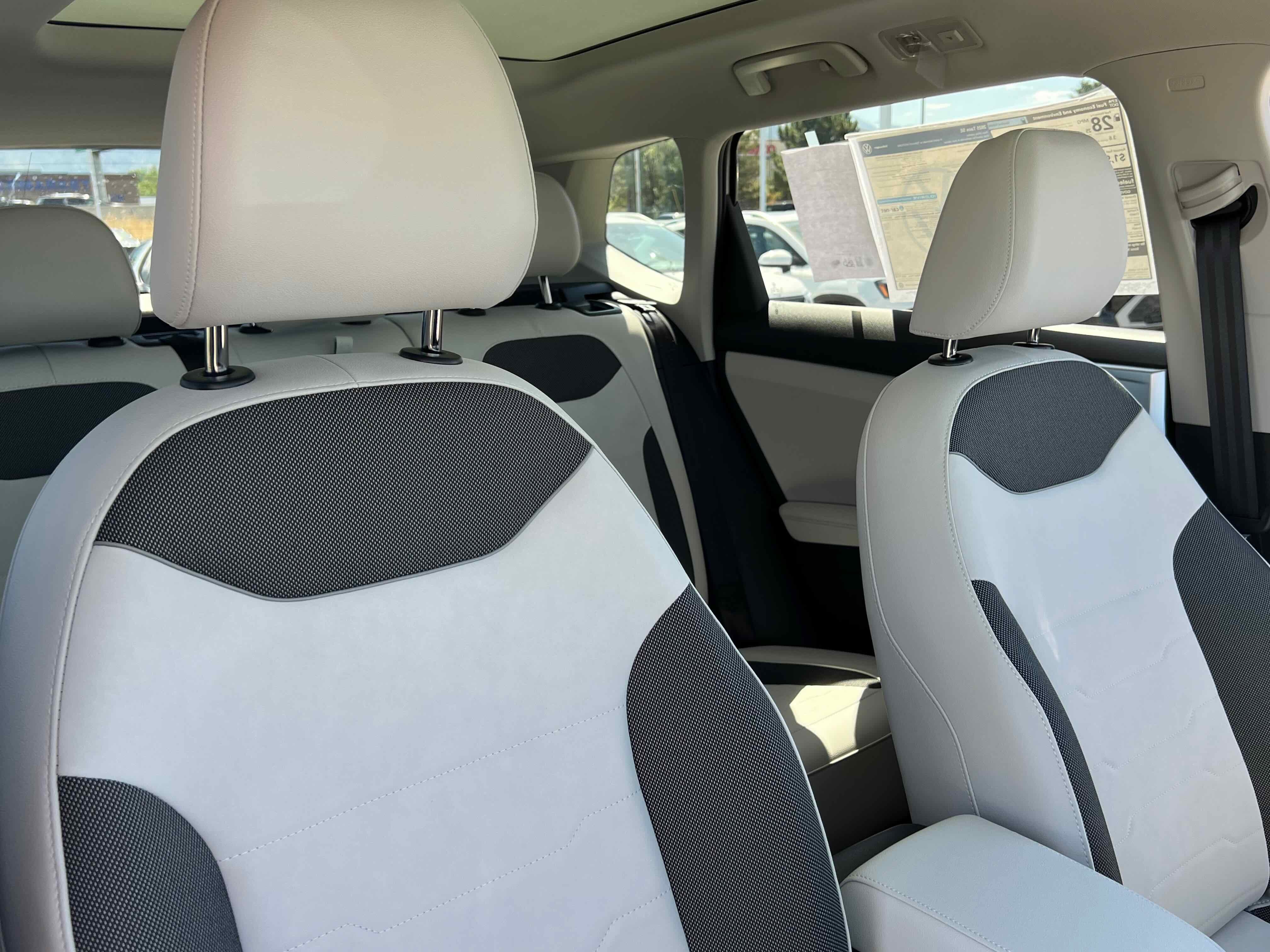 2025 Volkswagen Taos SE