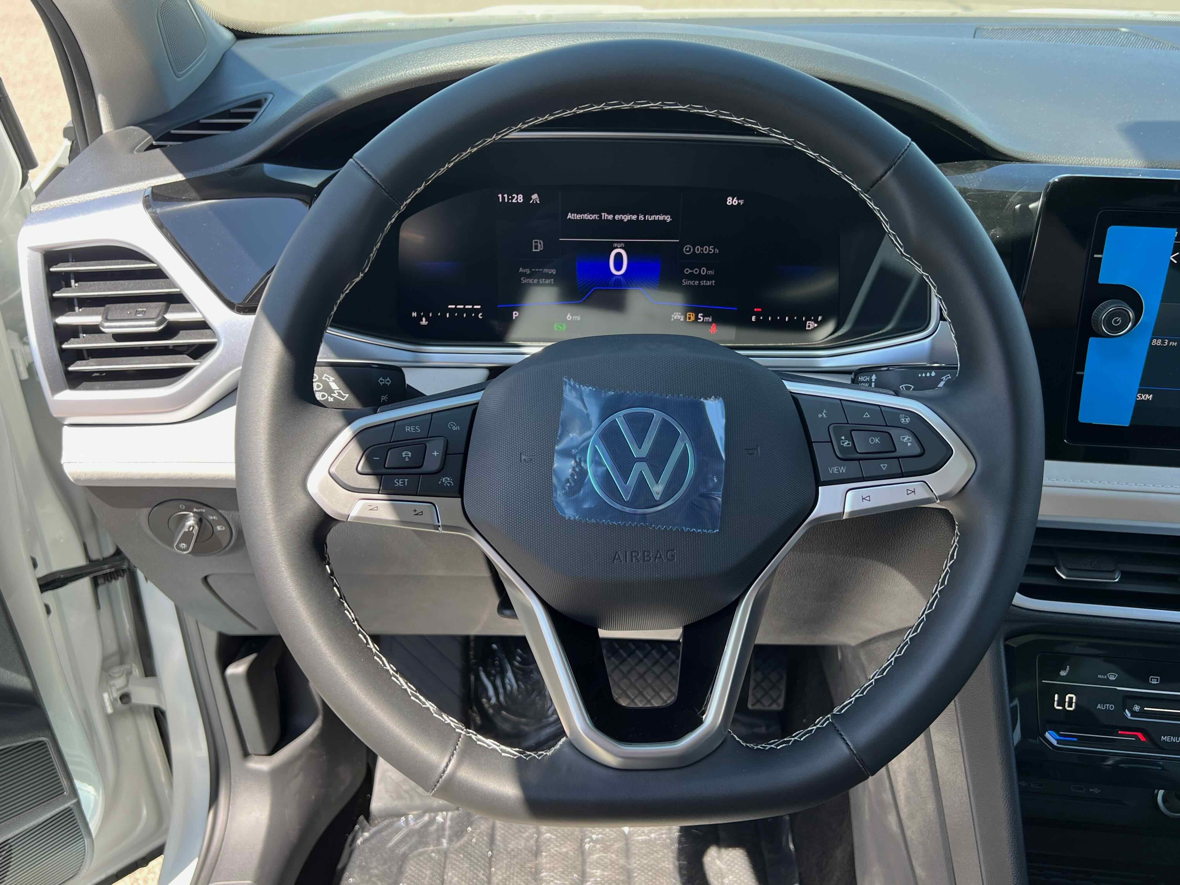 2025 Volkswagen Taos SE