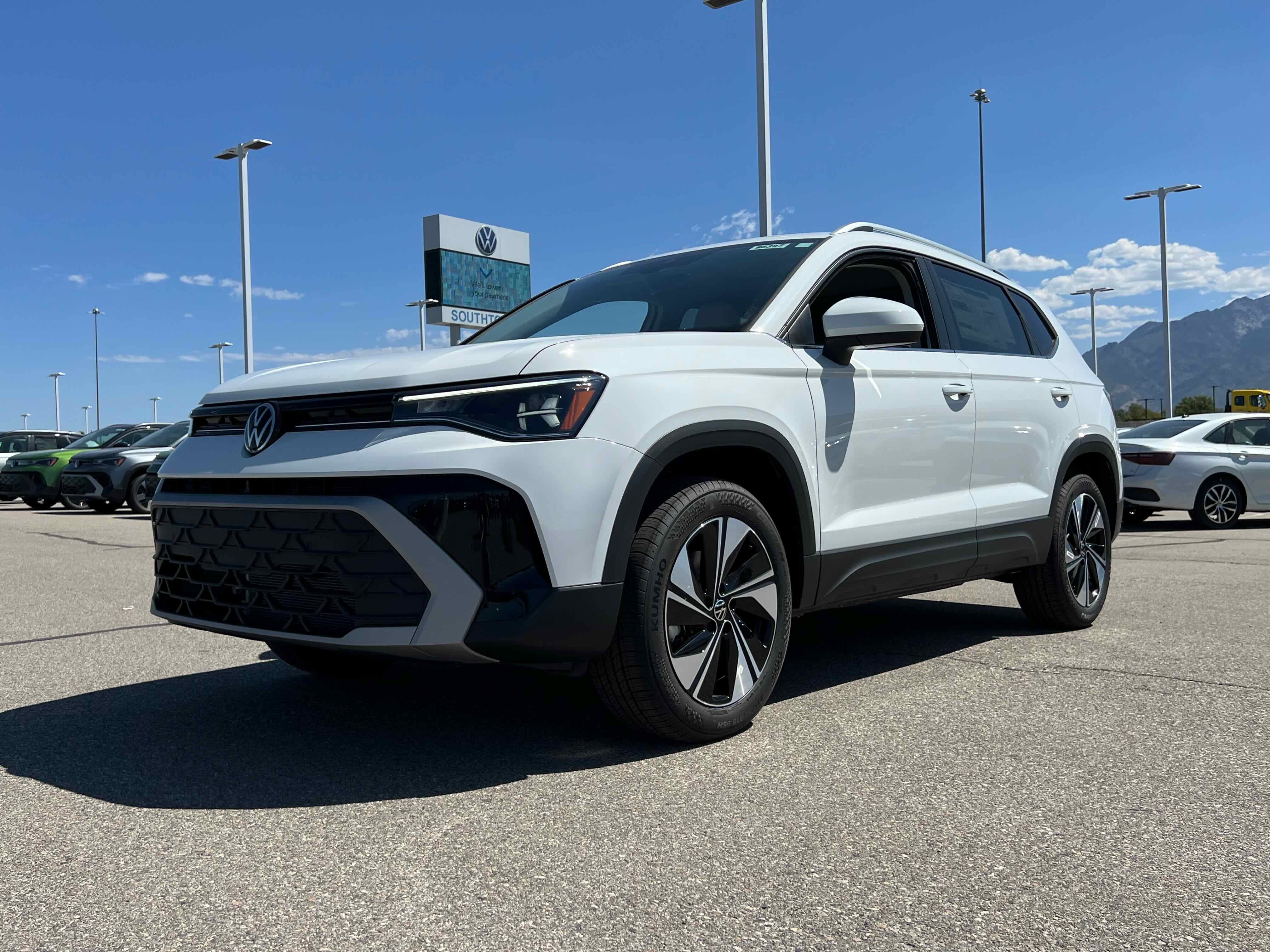 2025 Volkswagen Taos SE