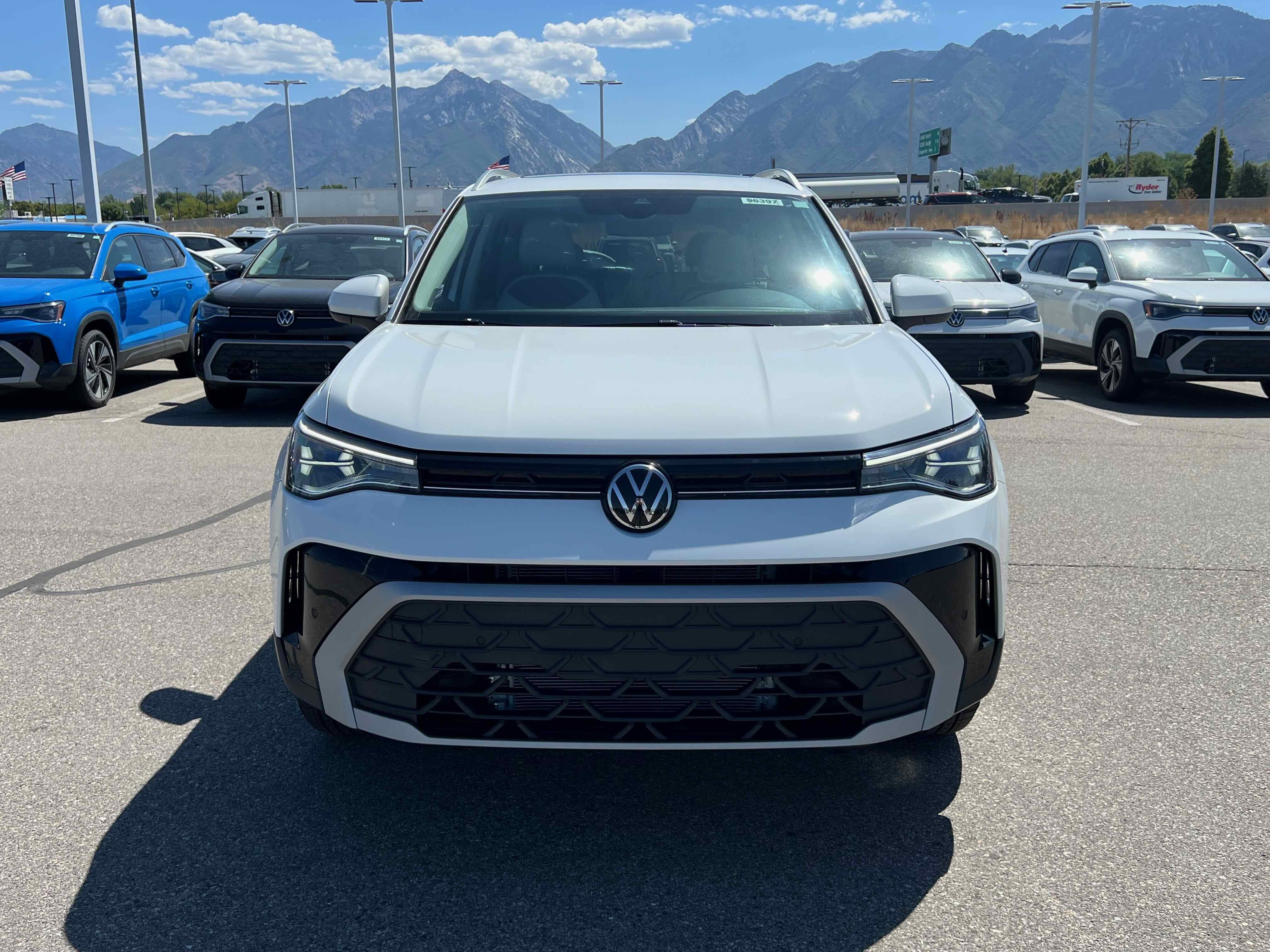 2025 Volkswagen Taos SE