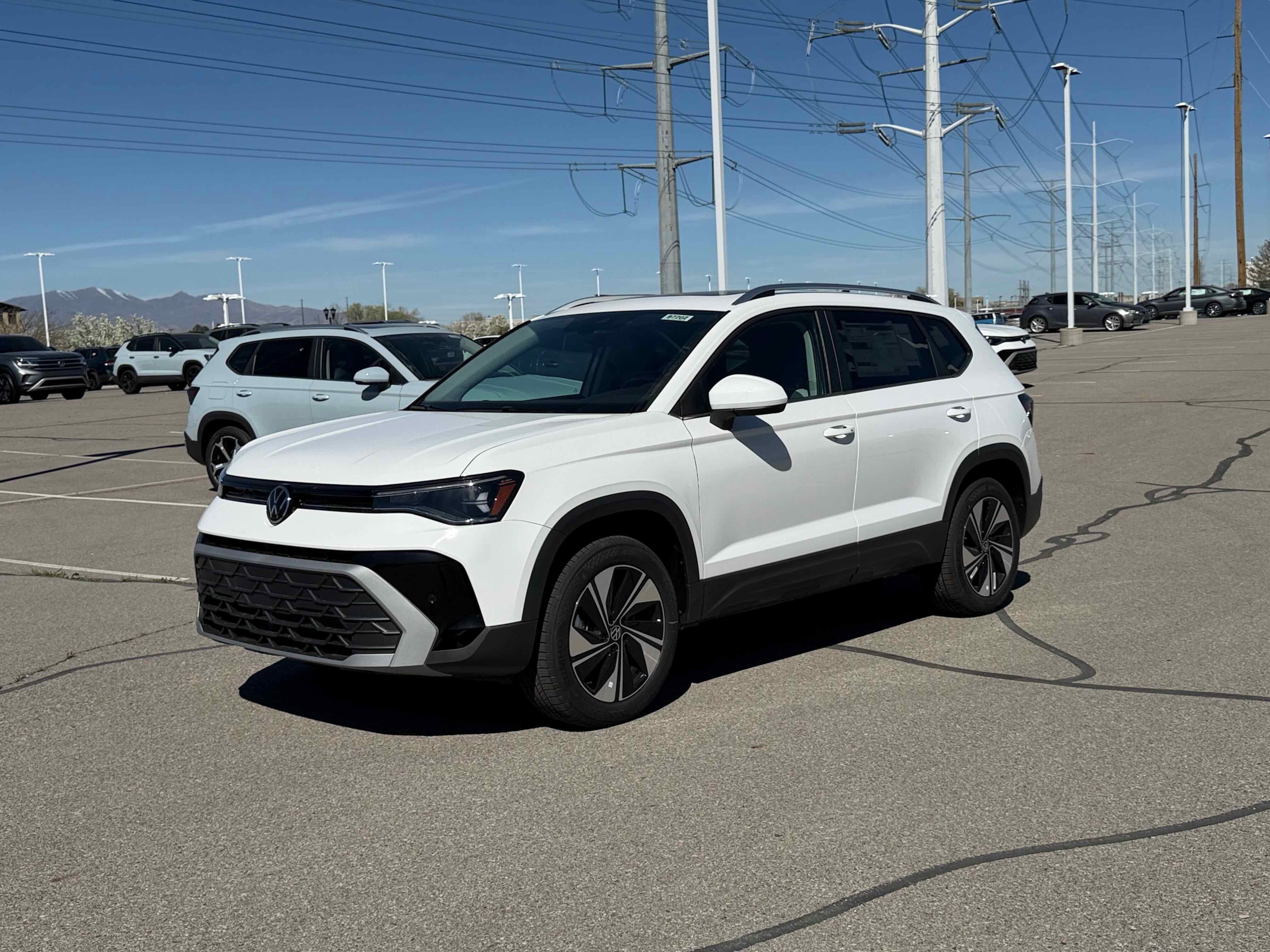 2026 Volkswagen Taos SE