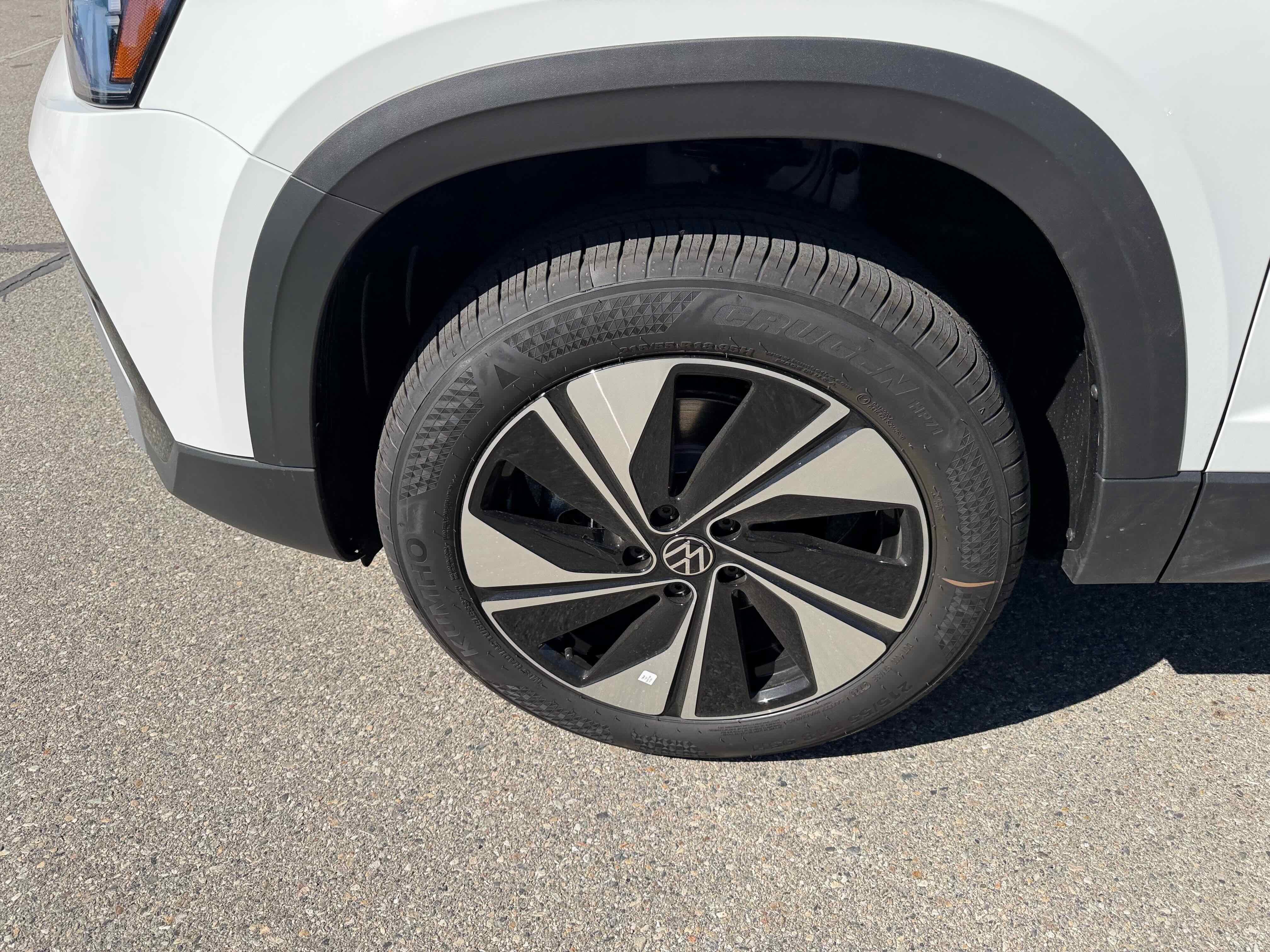 2026 Volkswagen Taos SE