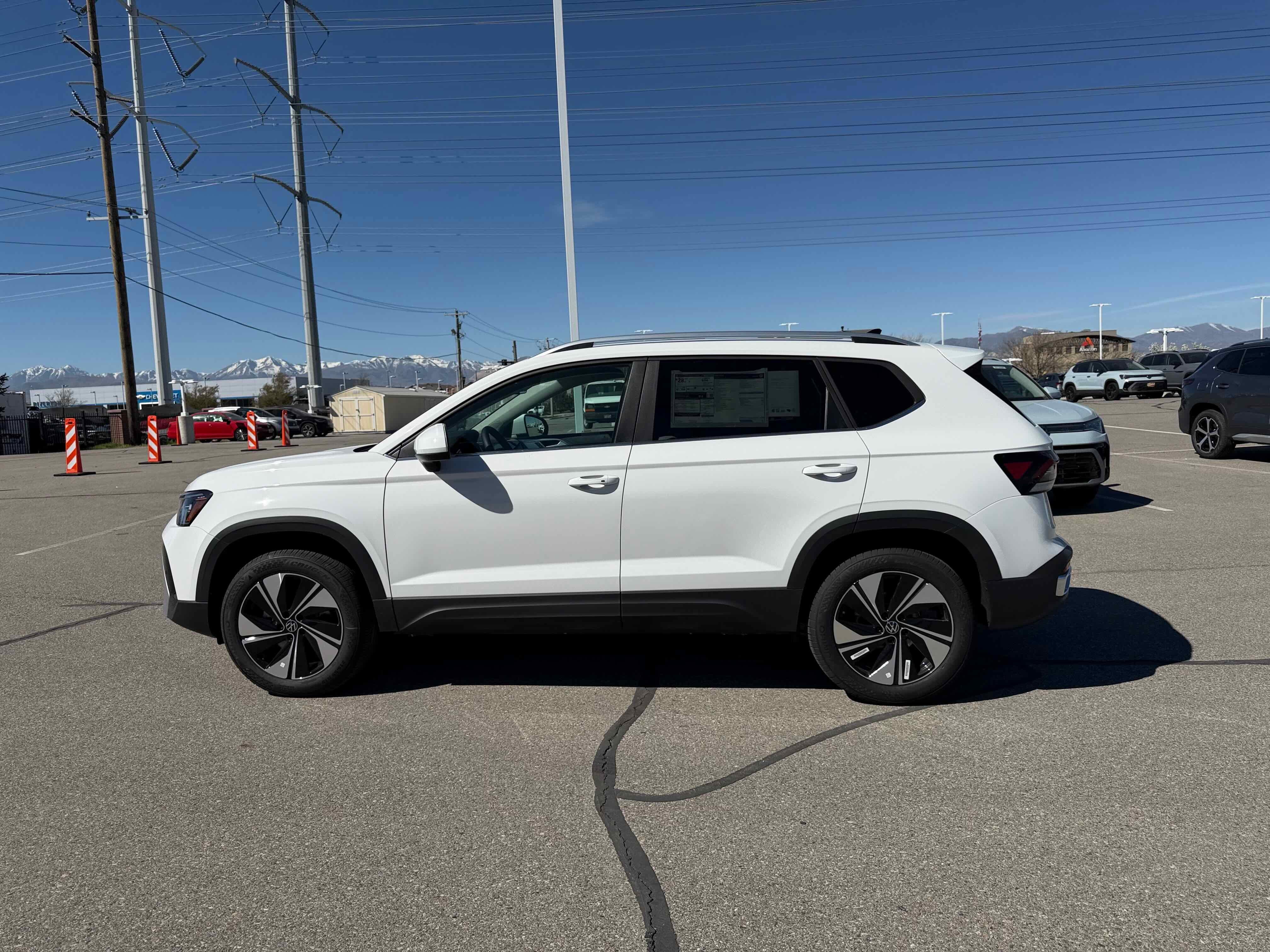 2026 Volkswagen Taos SE