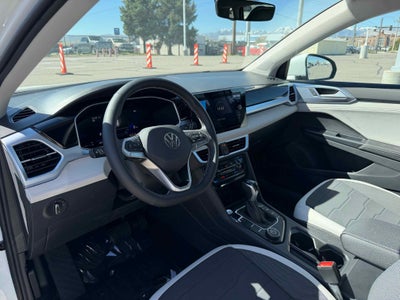 2026 Volkswagen Taos SE