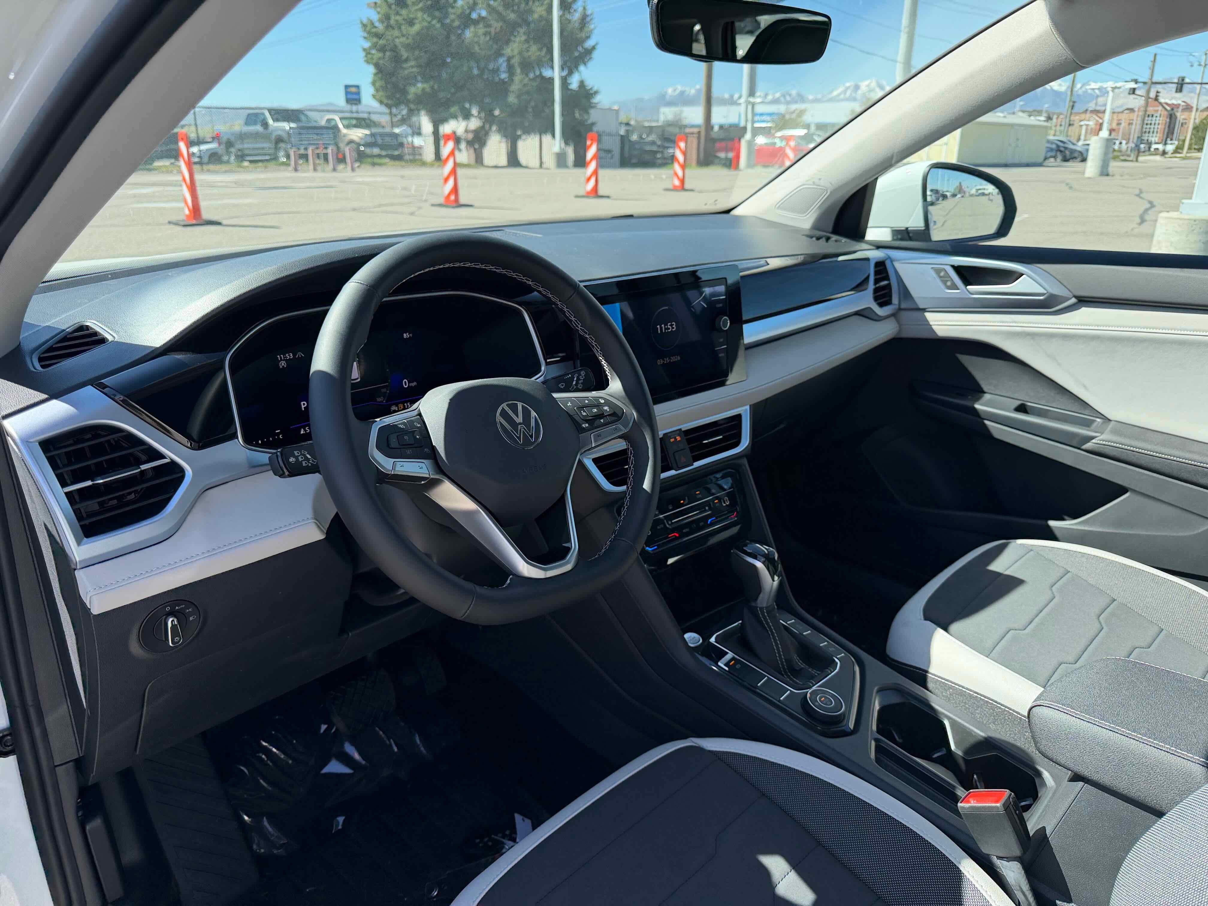 2026 Volkswagen Taos SE