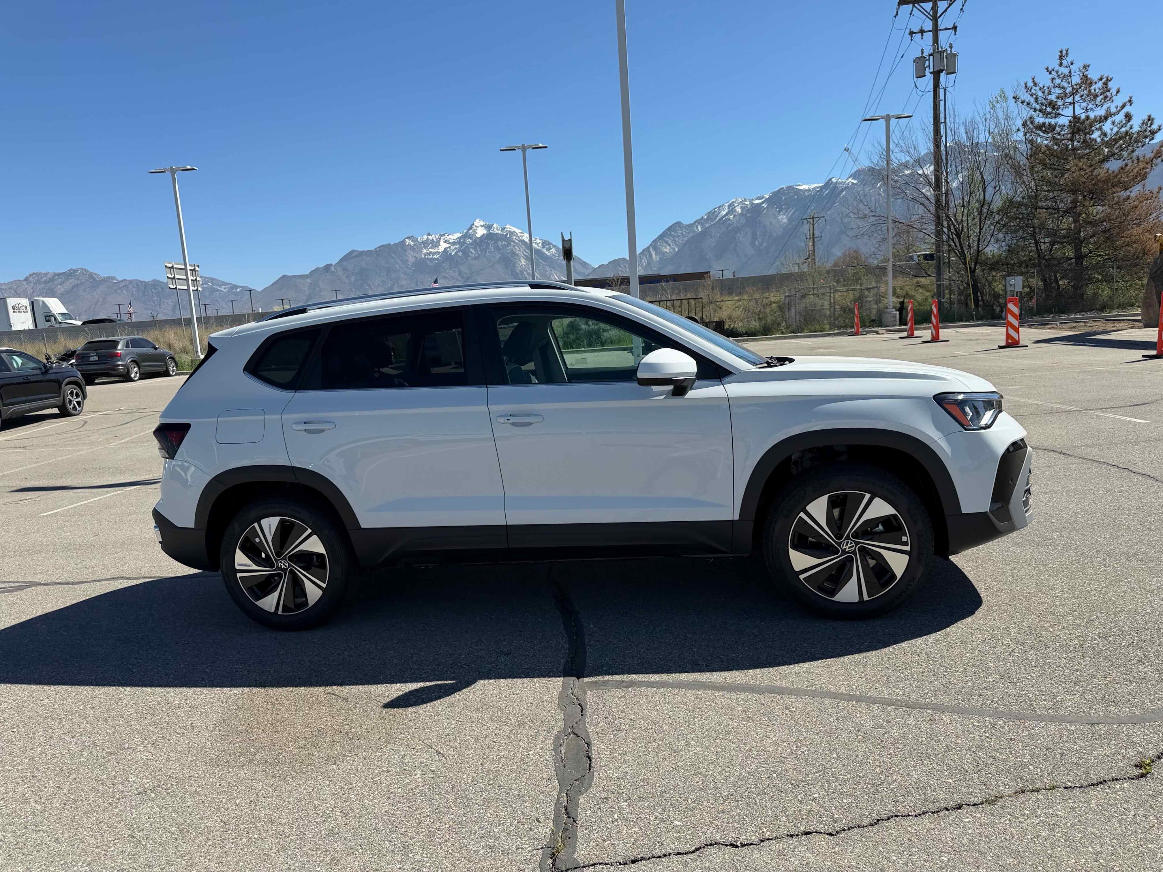 2026 Volkswagen Taos SE