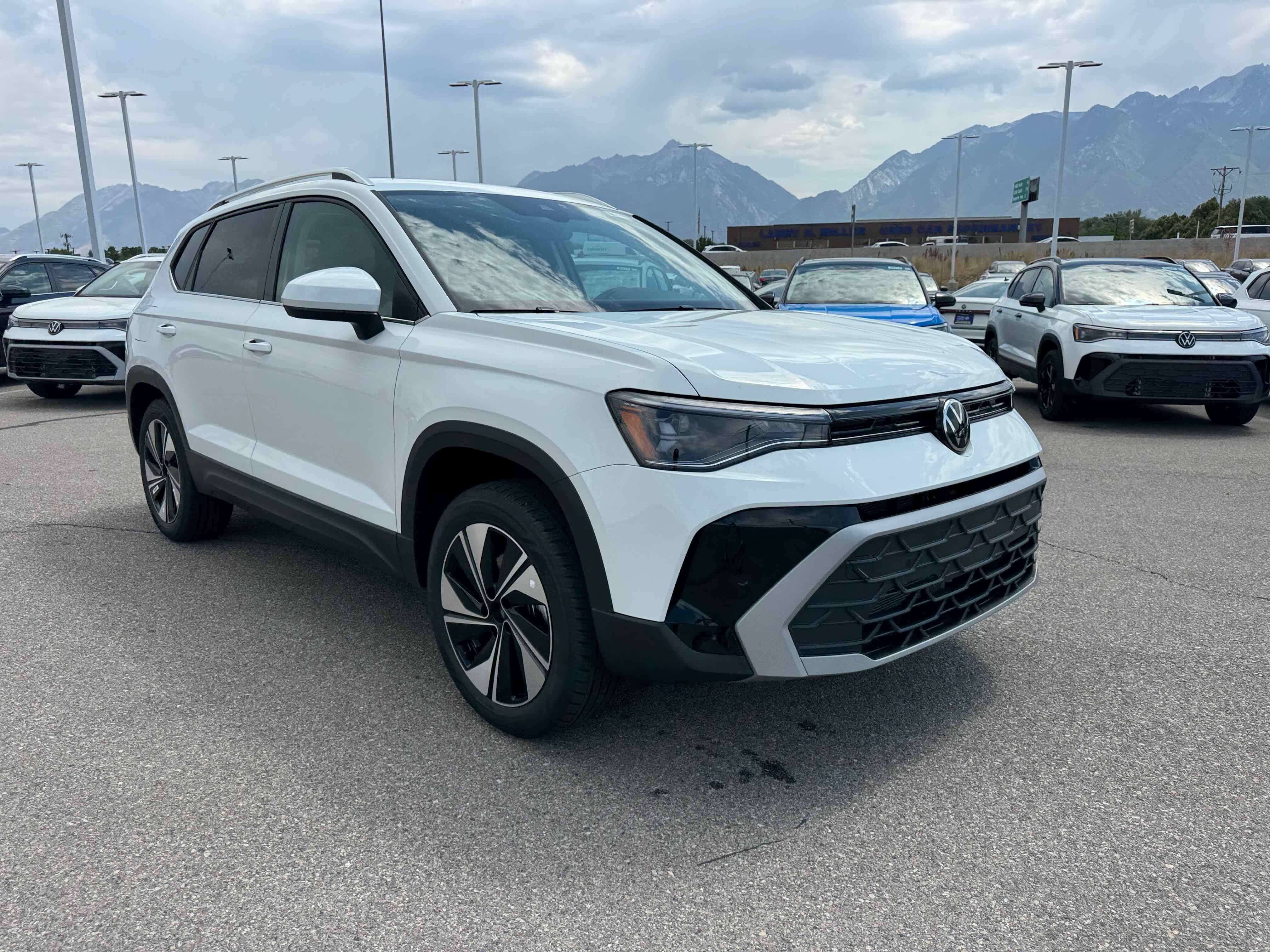 2025 Volkswagen Taos SE