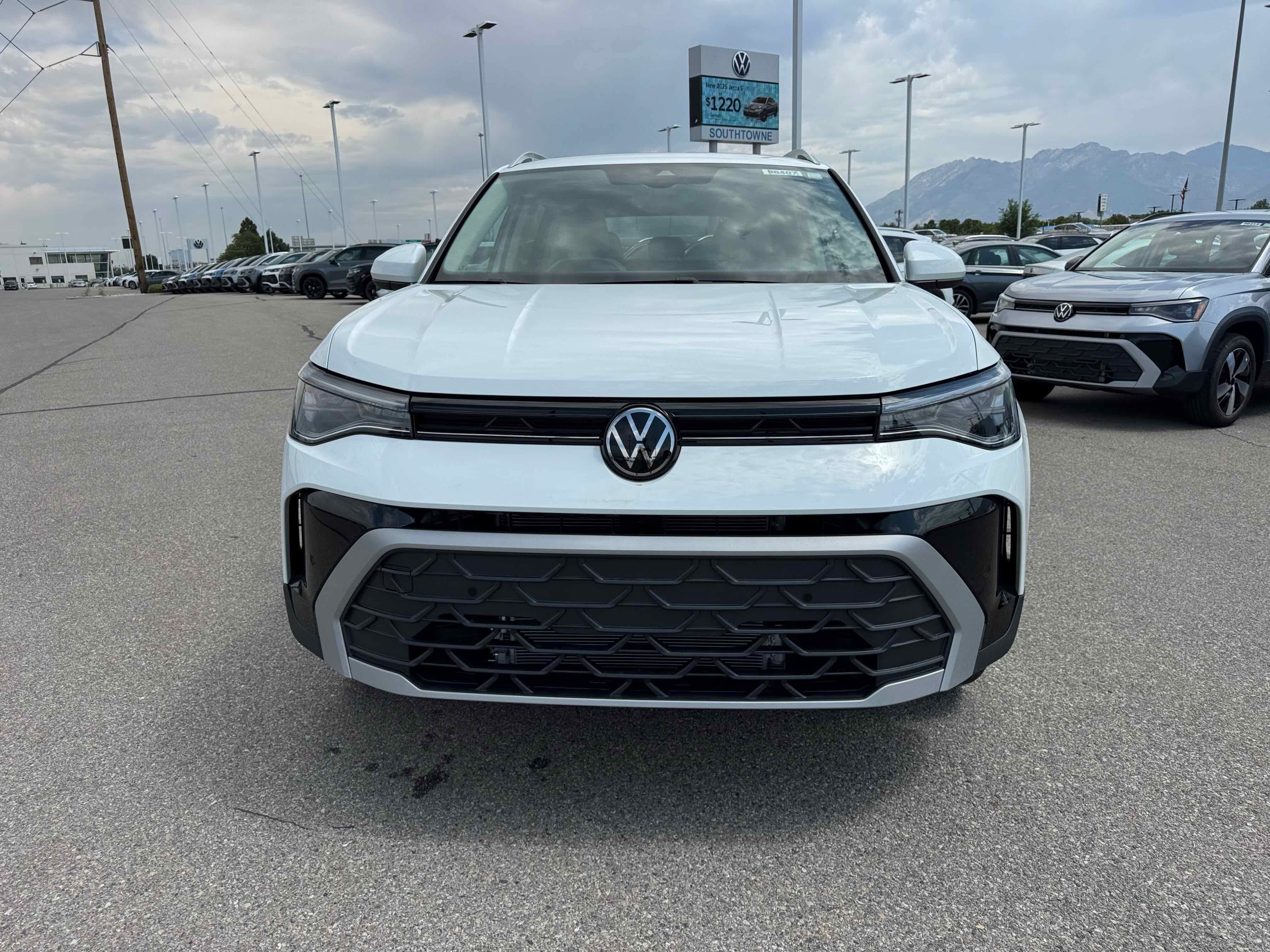 2025 Volkswagen Taos SE