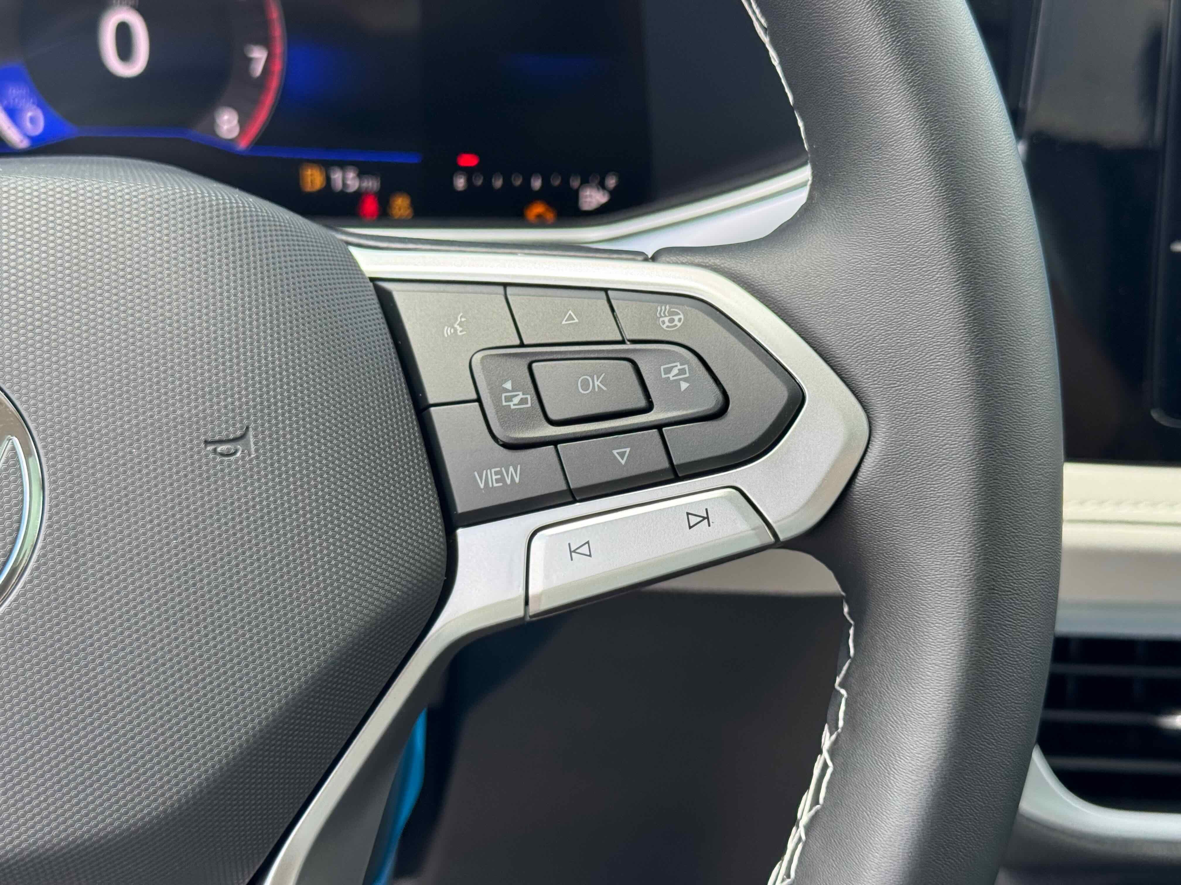 2025 Volkswagen Taos SE