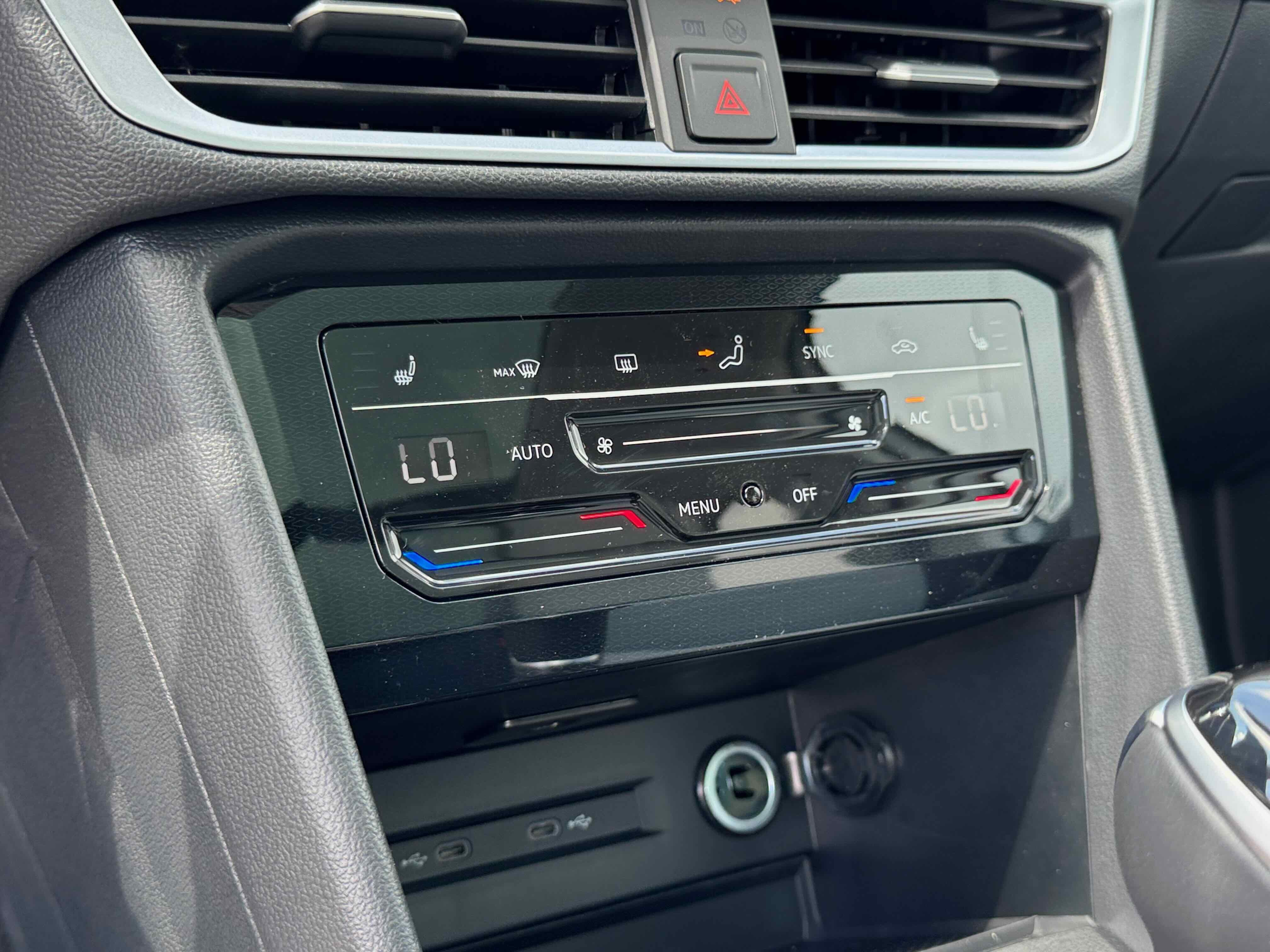 2025 Volkswagen Taos SE