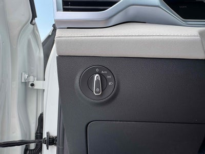 2025 Volkswagen Taos SE