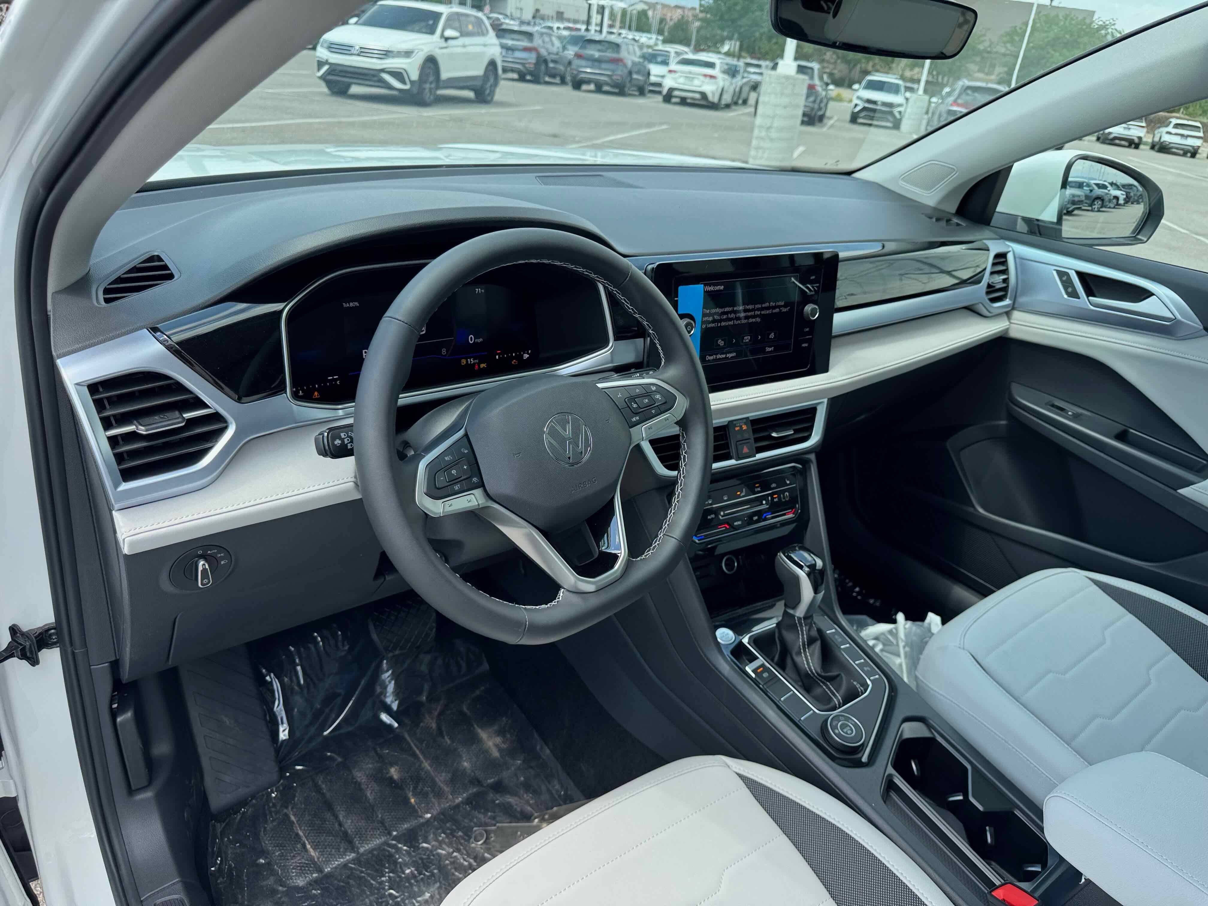 2025 Volkswagen Taos SE