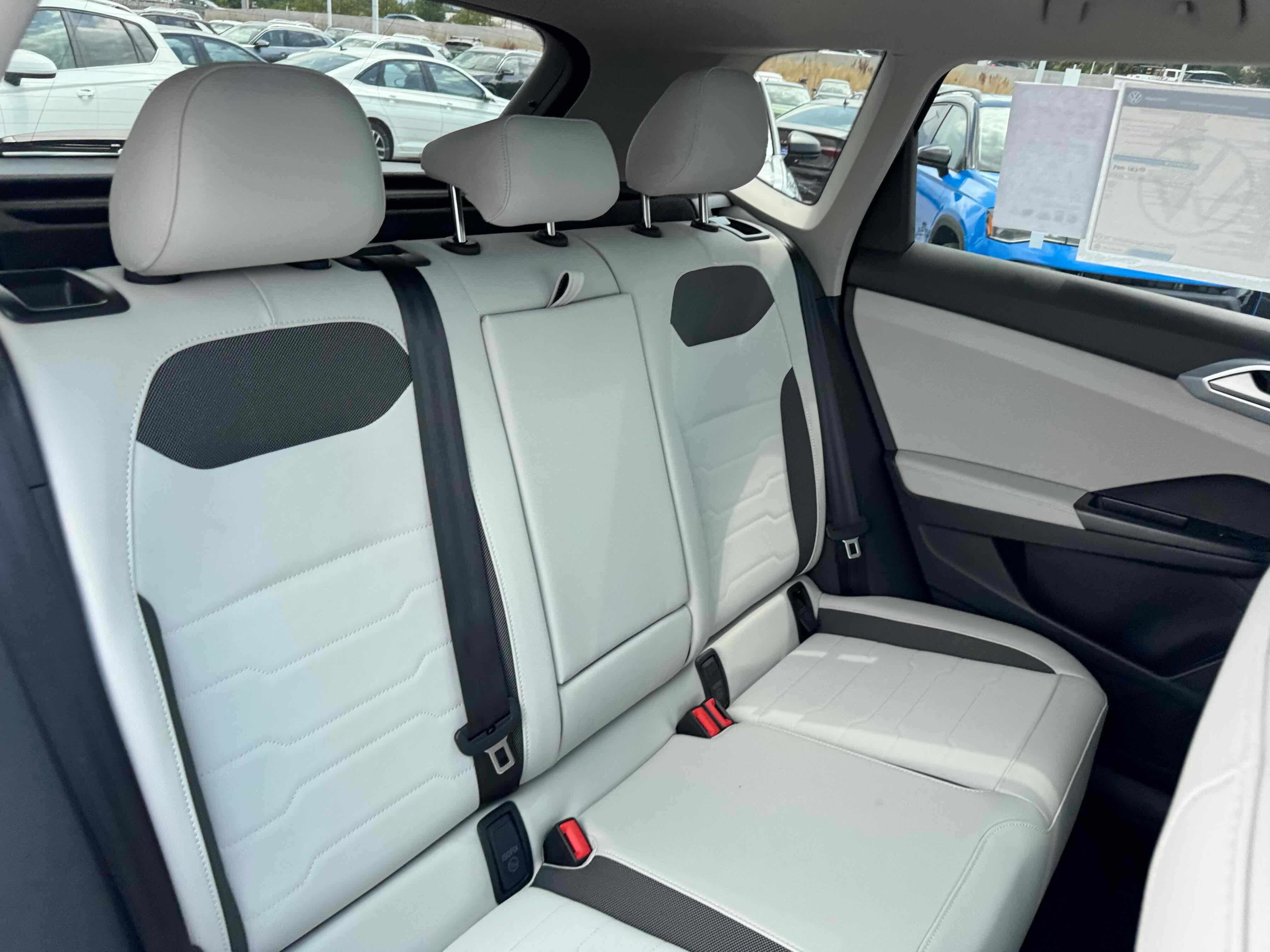 2025 Volkswagen Taos SE