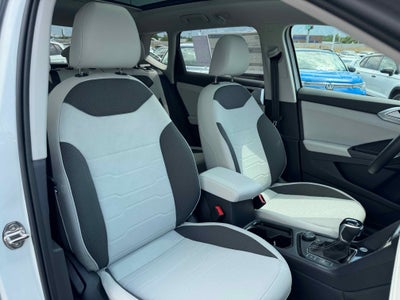 2025 Volkswagen Taos SE