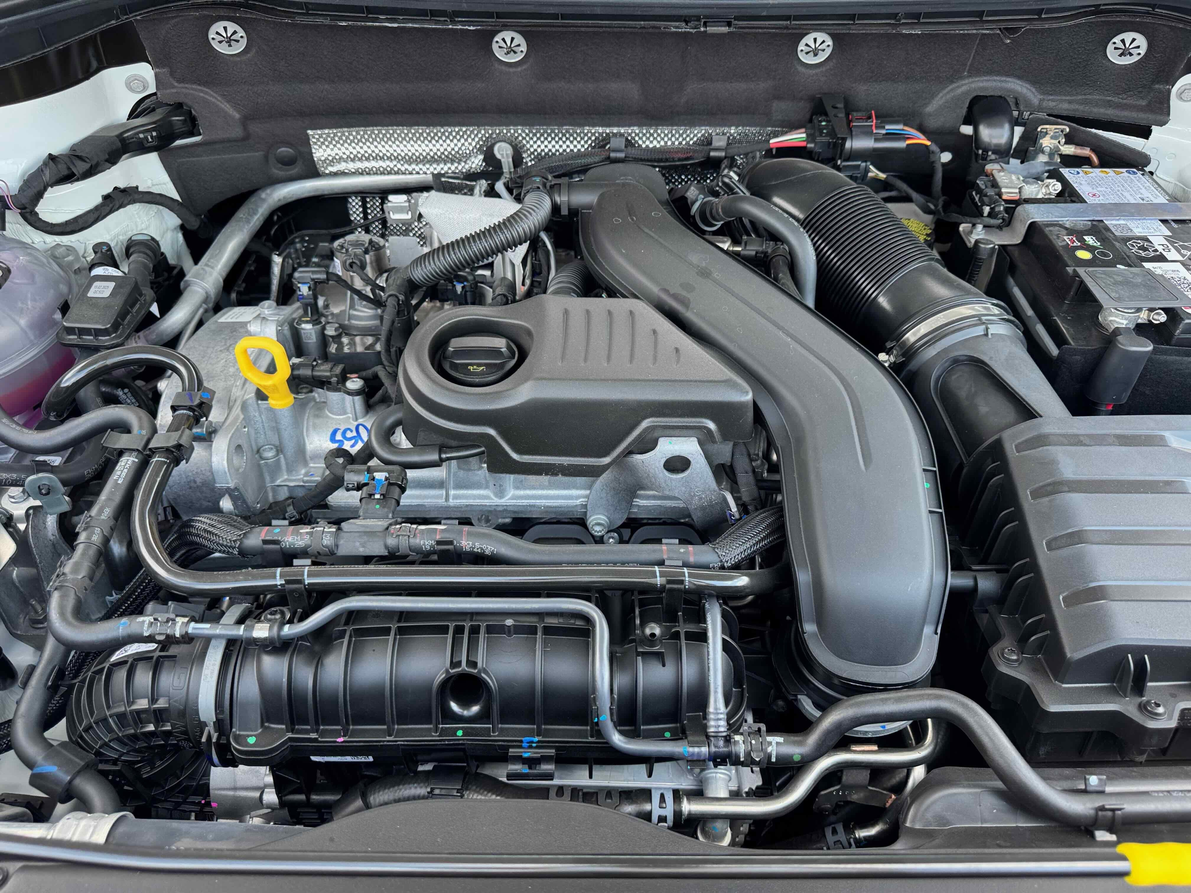 2025 Volkswagen Taos SE