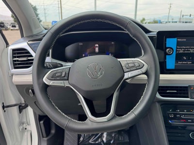 2025 Volkswagen Taos SE