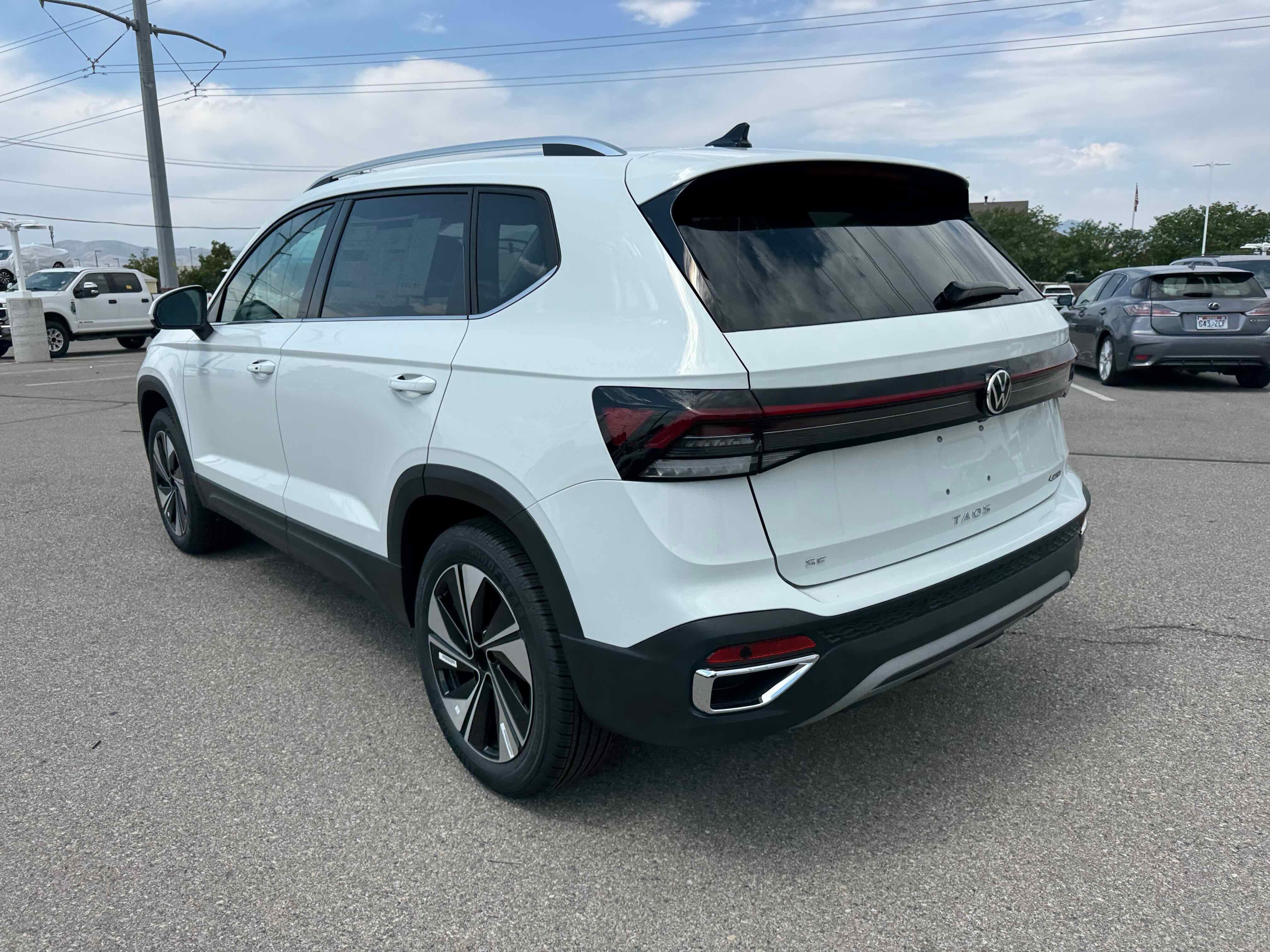 2025 Volkswagen Taos SE