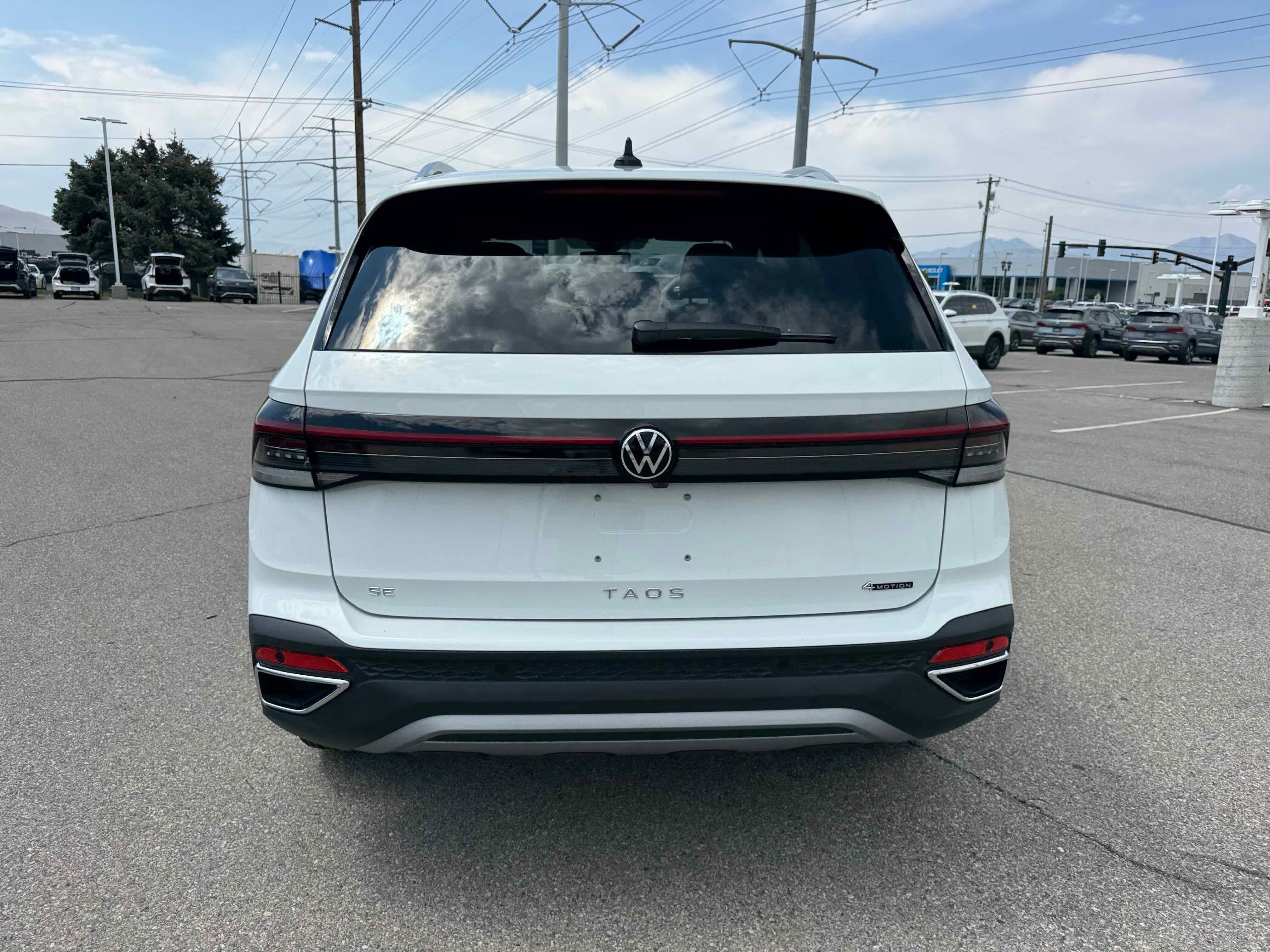 2025 Volkswagen Taos SE