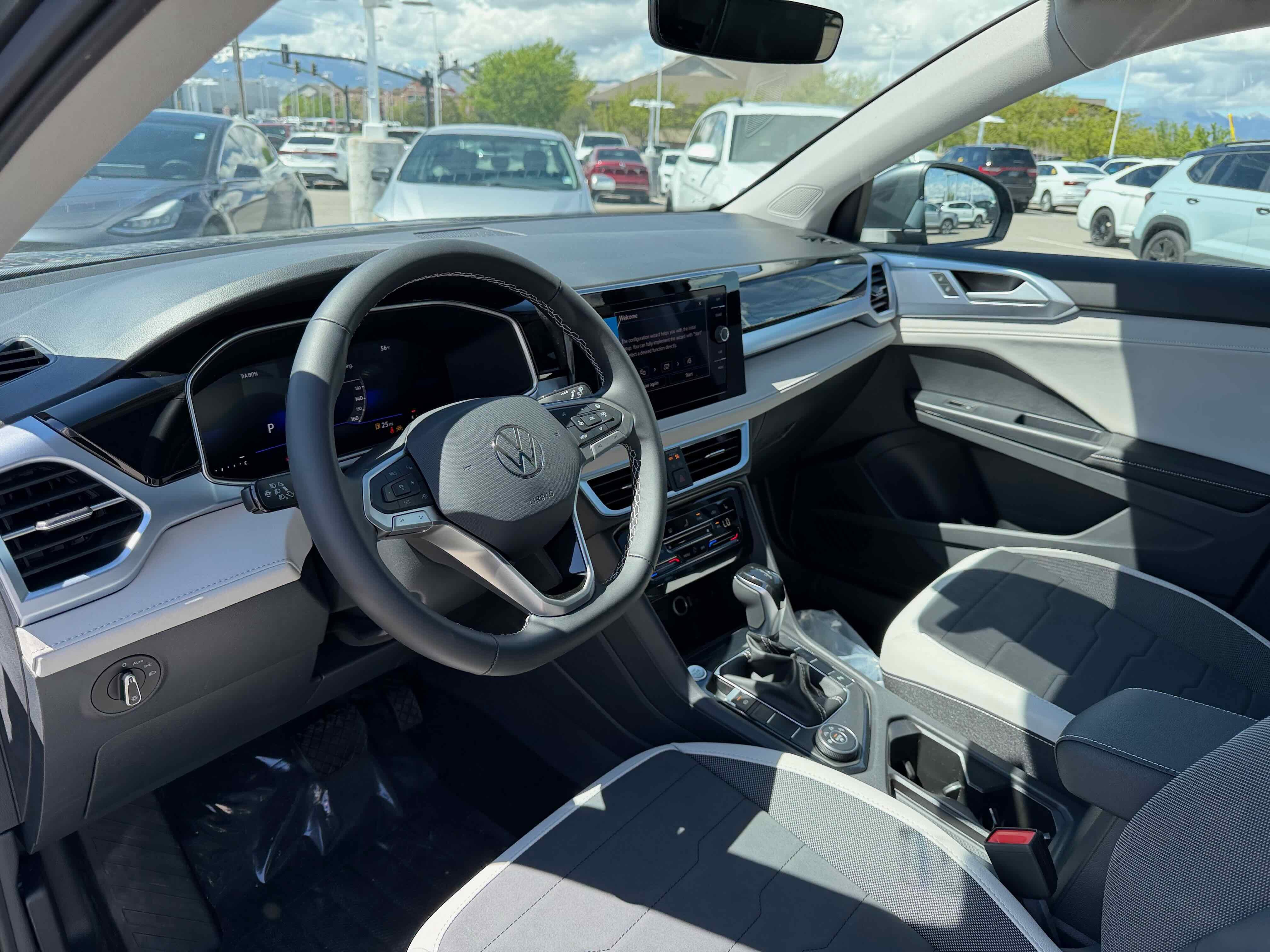 2026 Volkswagen Taos SE