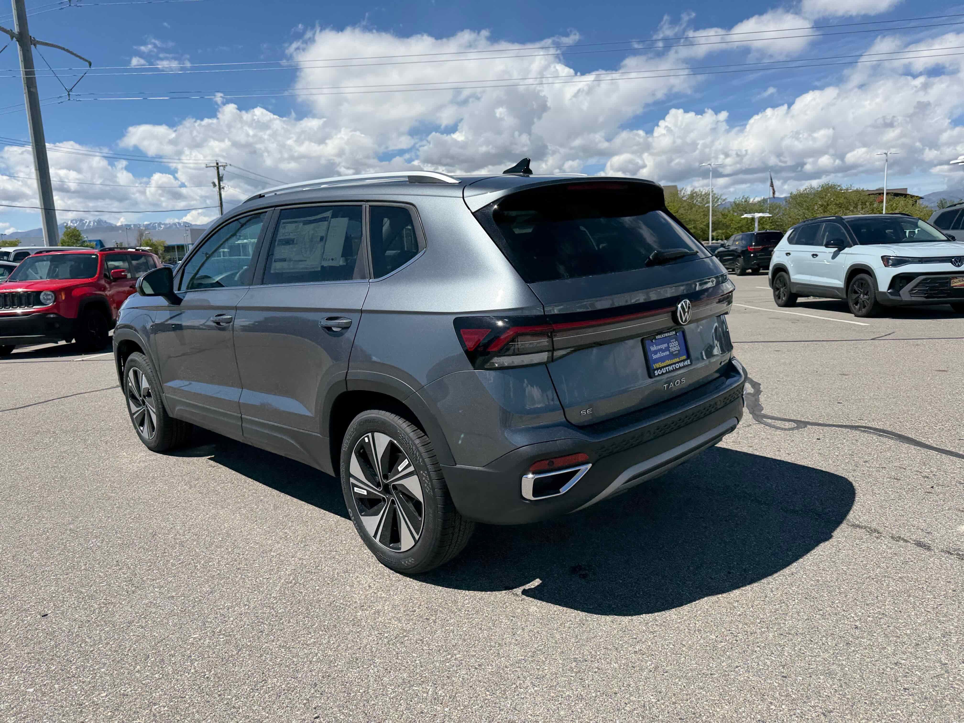 2026 Volkswagen Taos SE