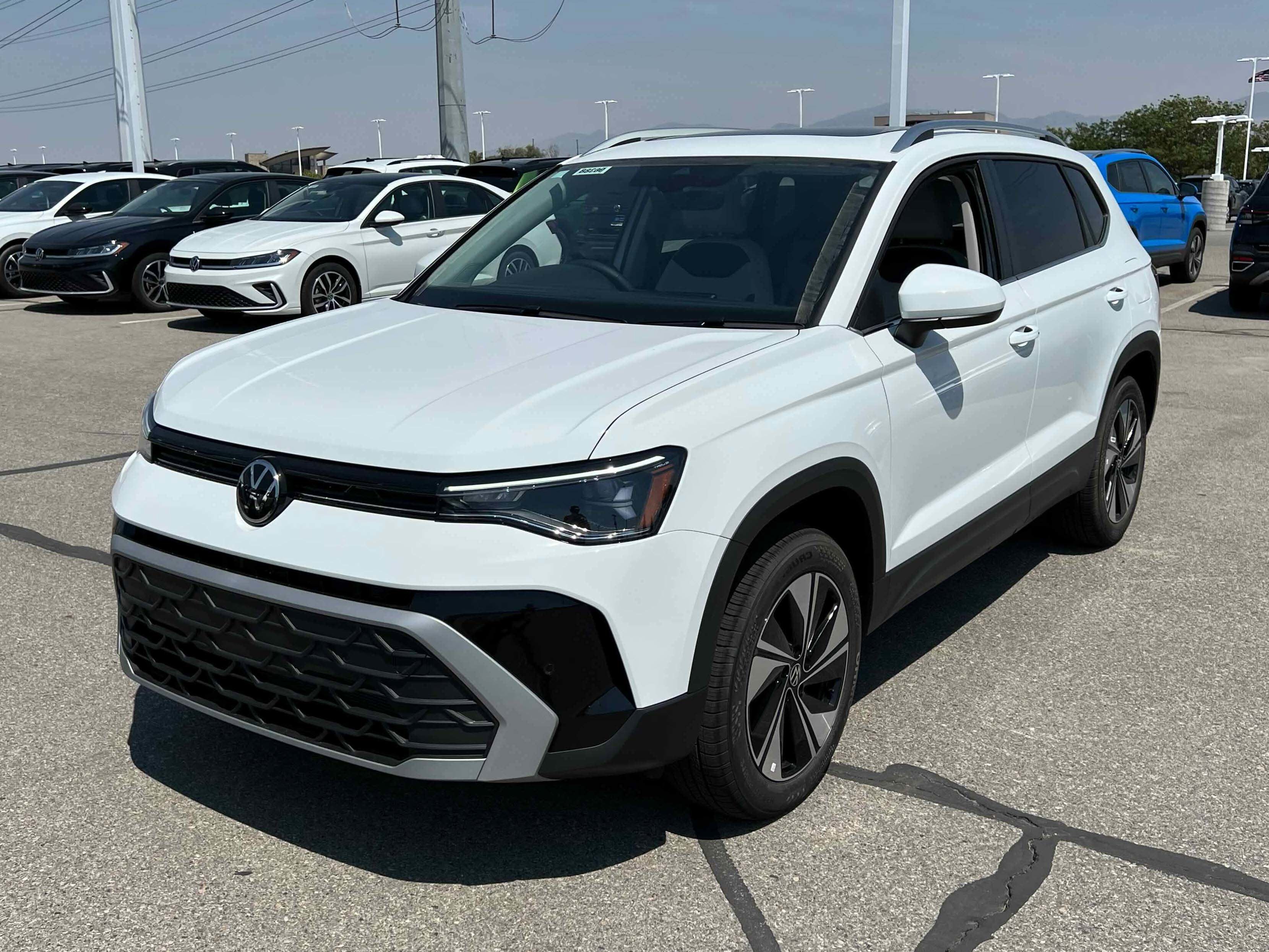 2025 Volkswagen Taos SE