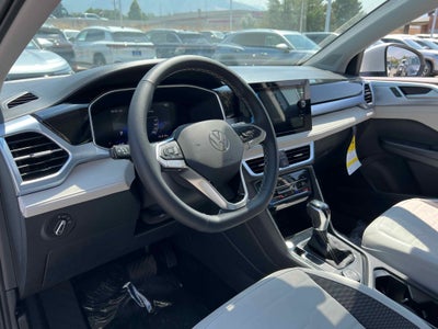 2025 Volkswagen Taos SE