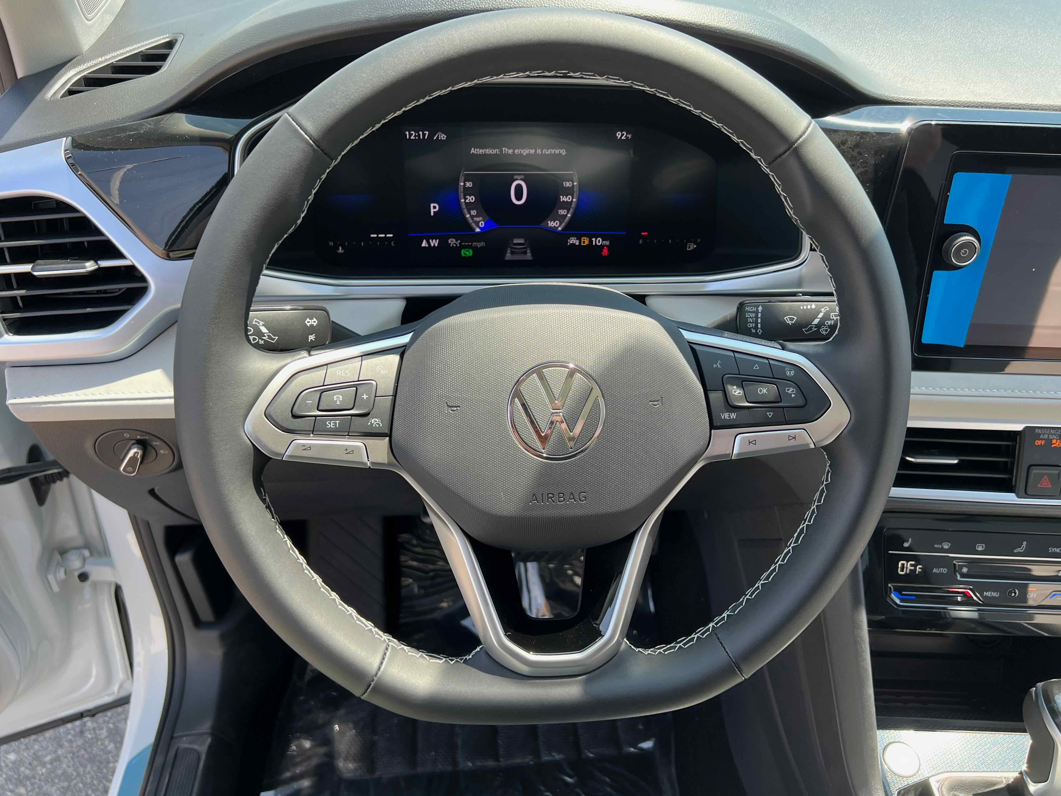 2025 Volkswagen Taos SE