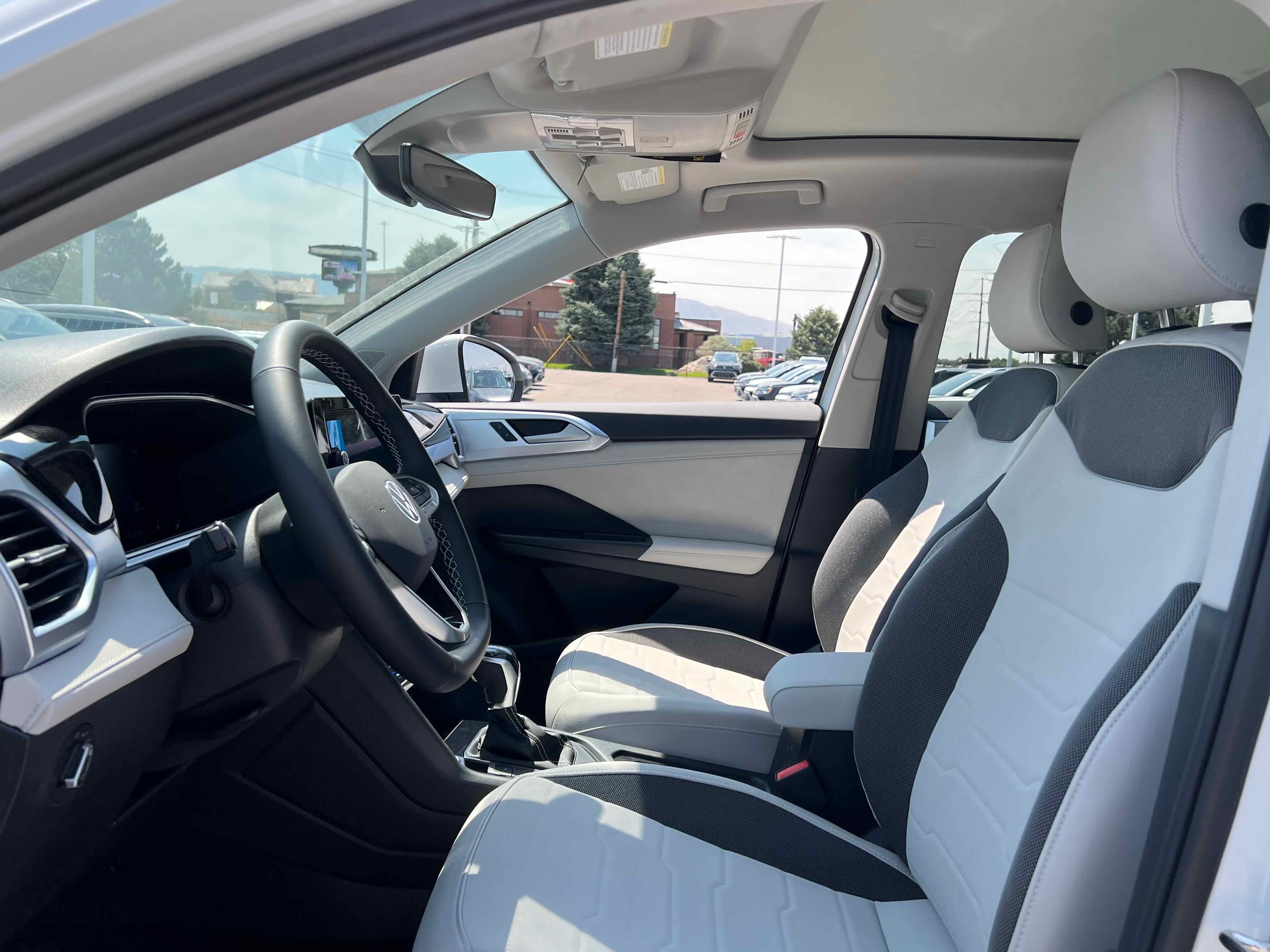 2025 Volkswagen Taos SE