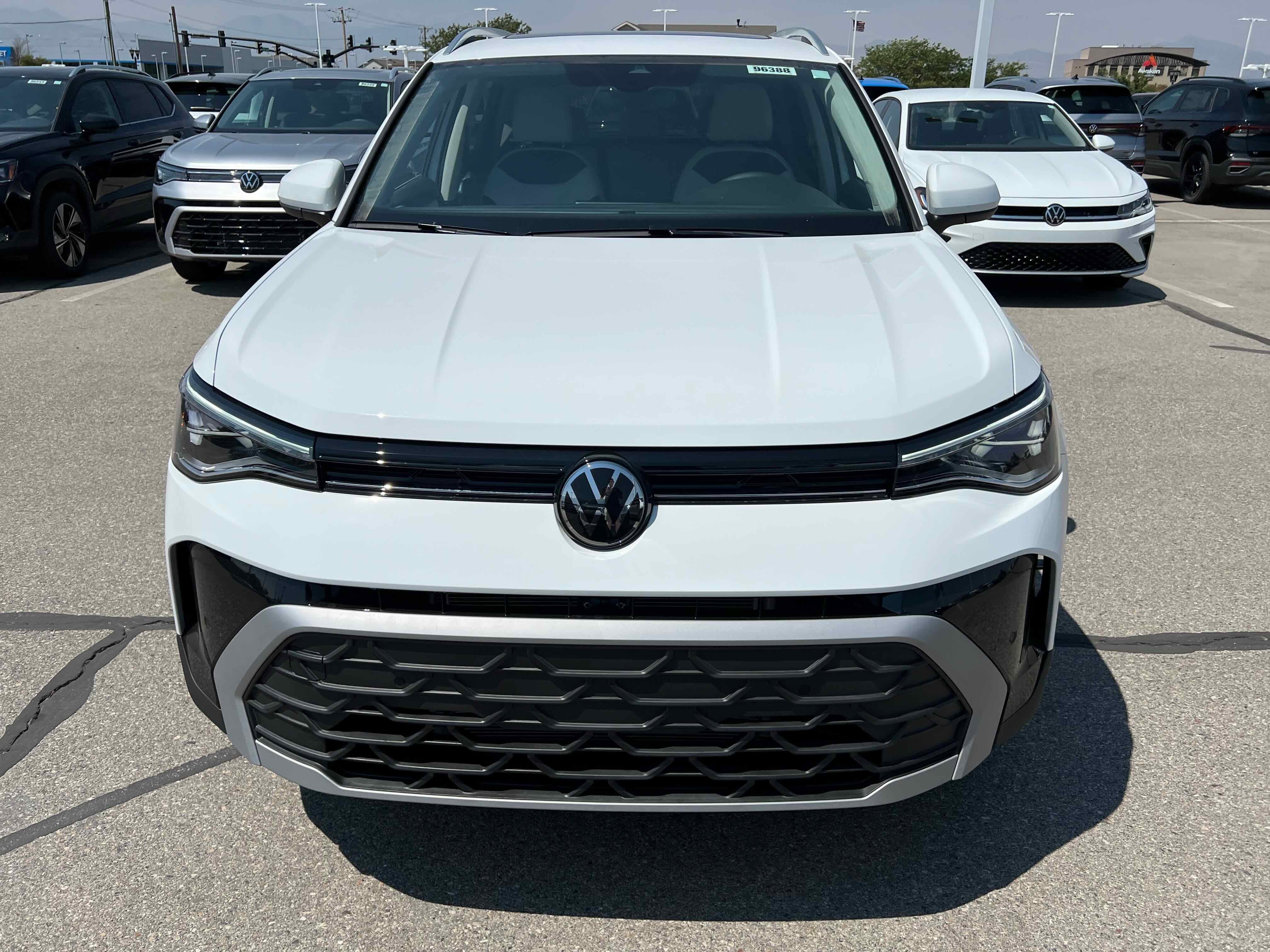 2025 Volkswagen Taos SE