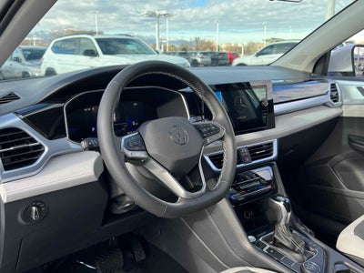 2026 Volkswagen Taos SE