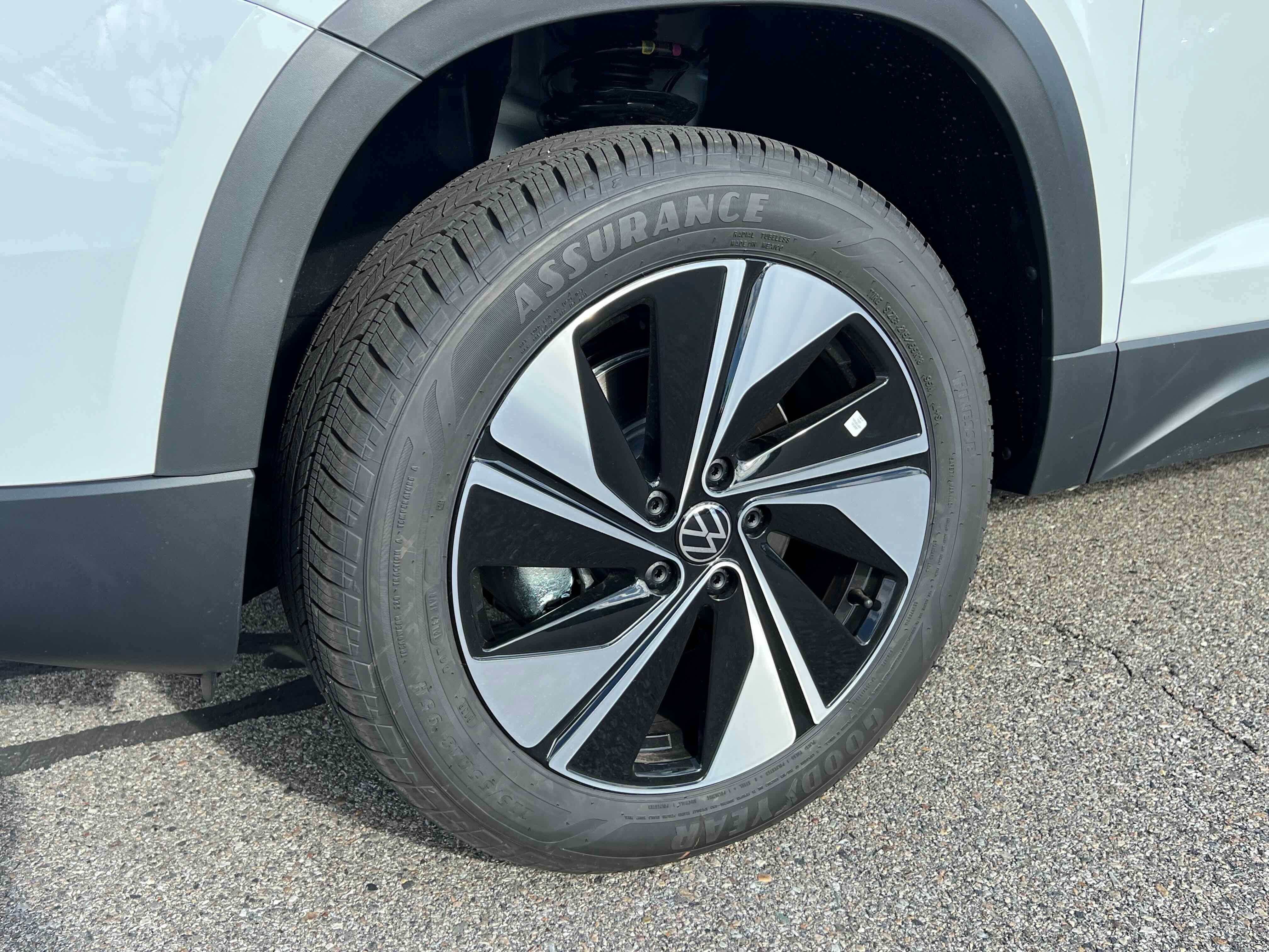 2026 Volkswagen Taos SE