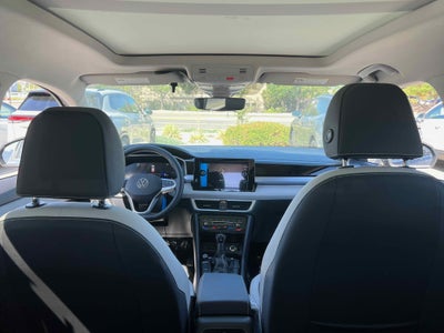 2025 Volkswagen Taos SE