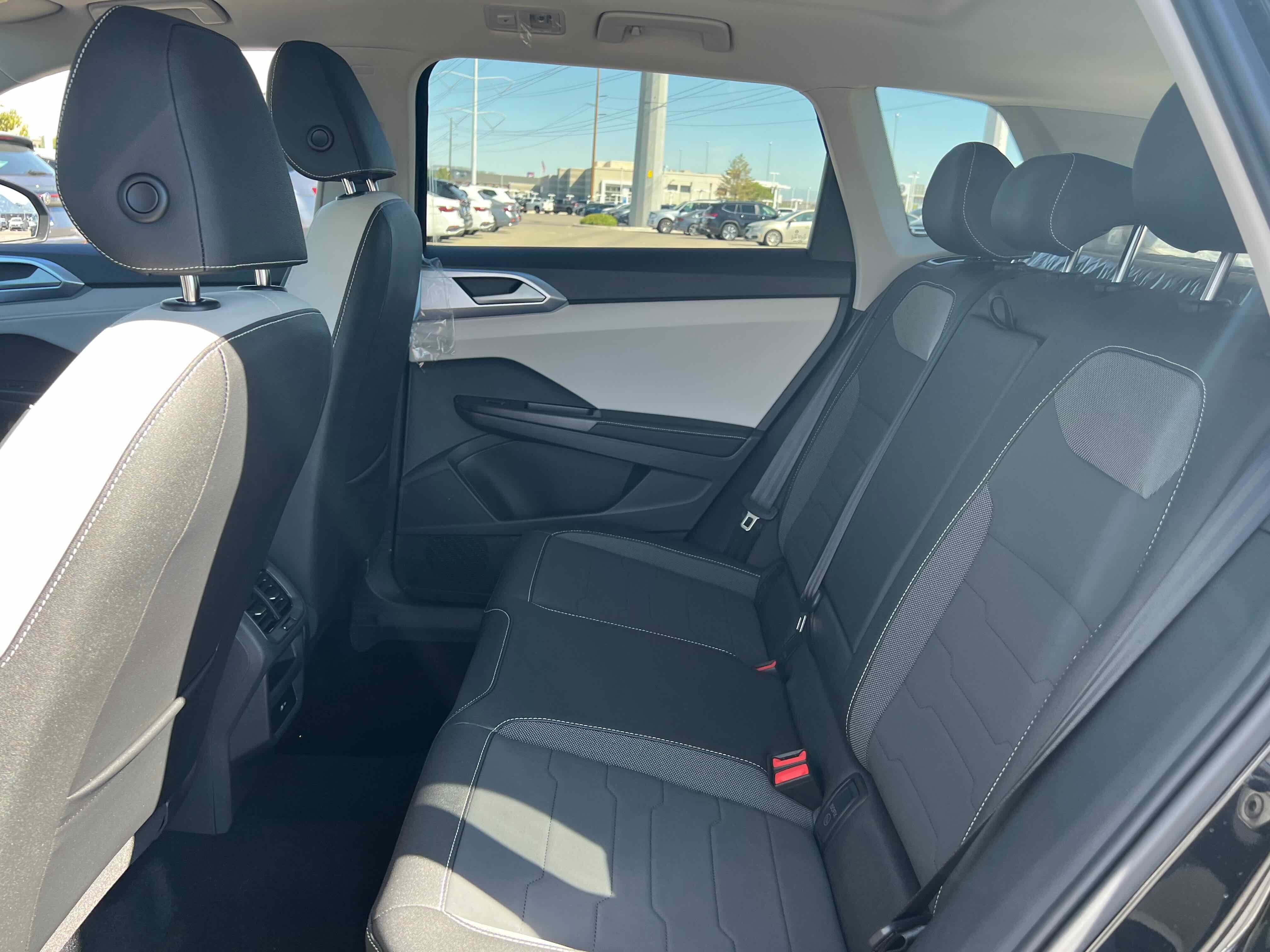 2025 Volkswagen Taos SE