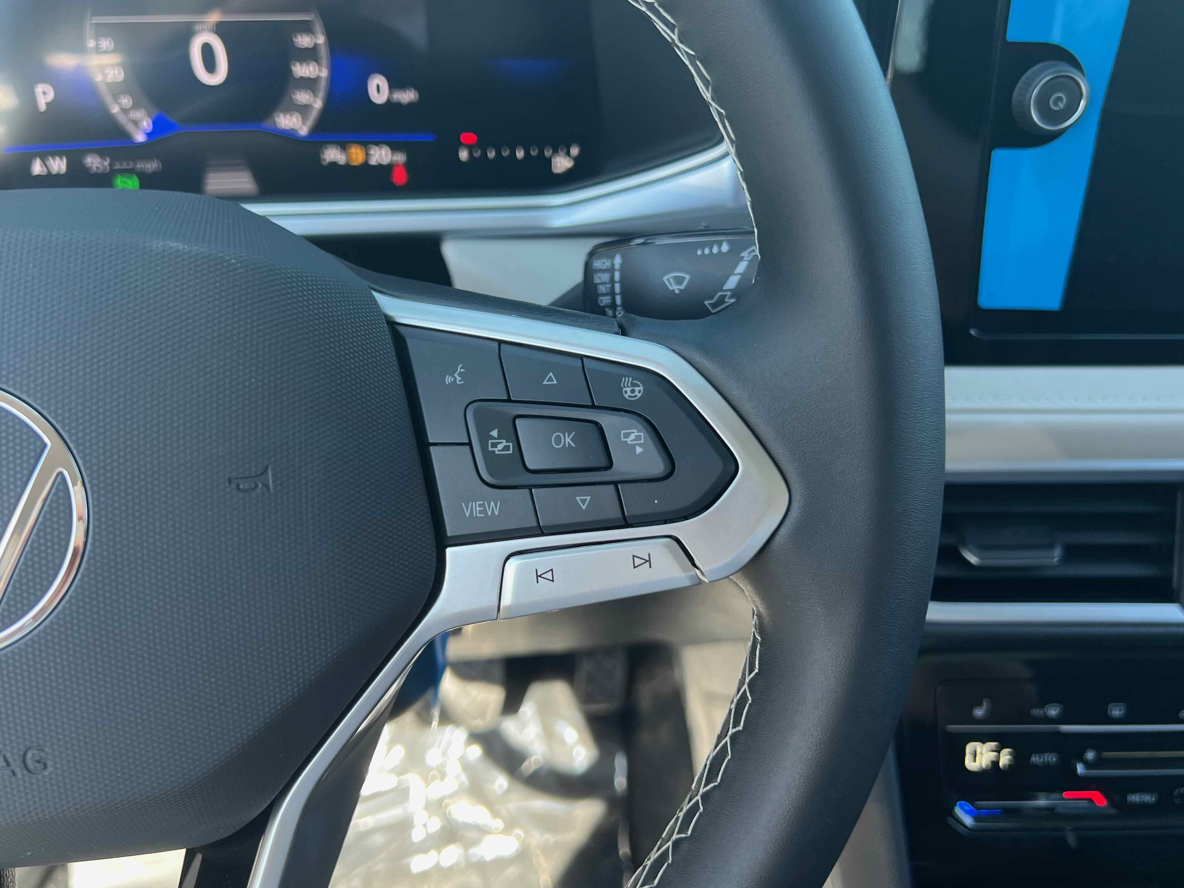 2025 Volkswagen Taos SE