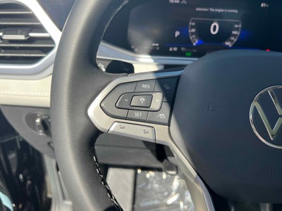 2025 Volkswagen Taos SE