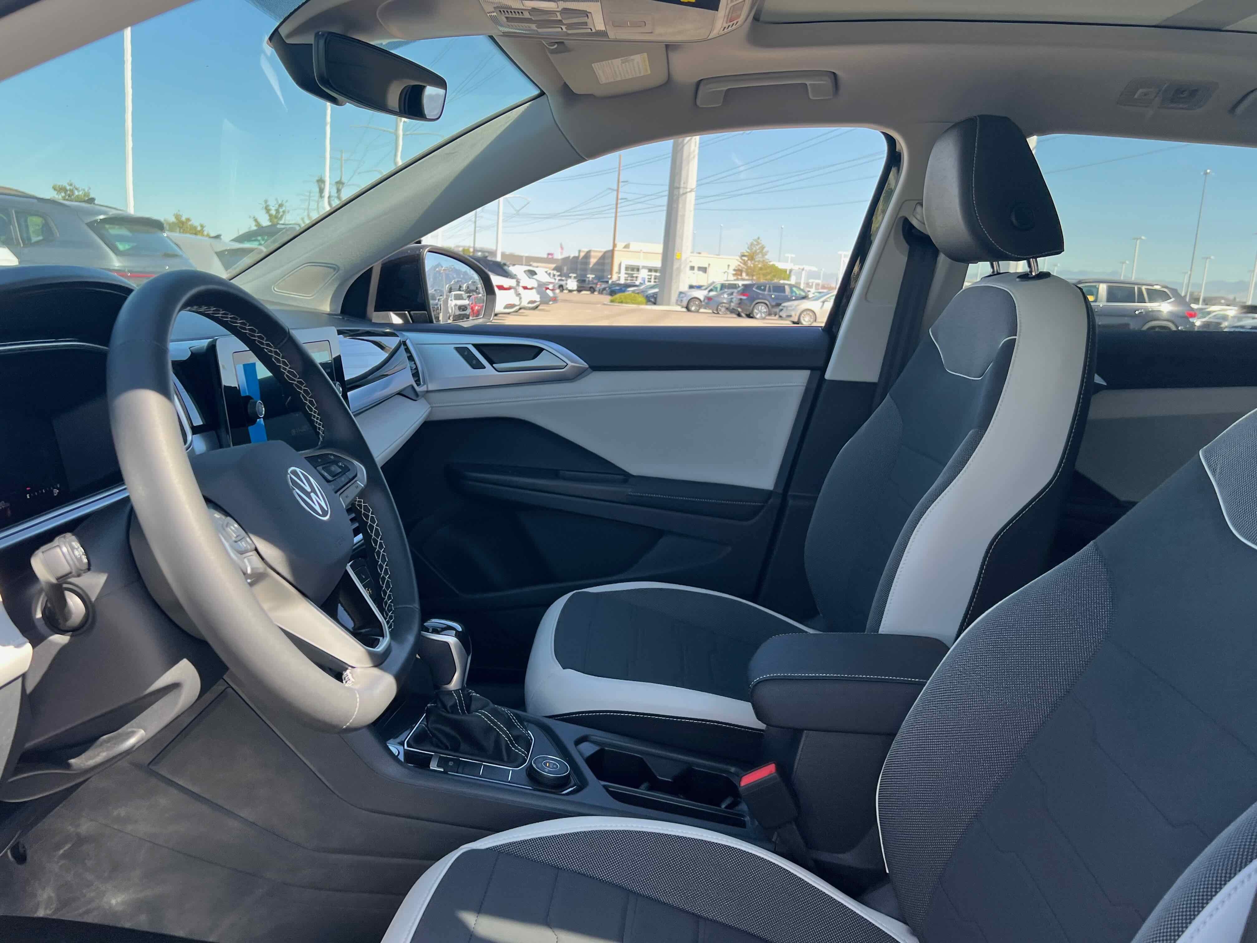 2025 Volkswagen Taos SE