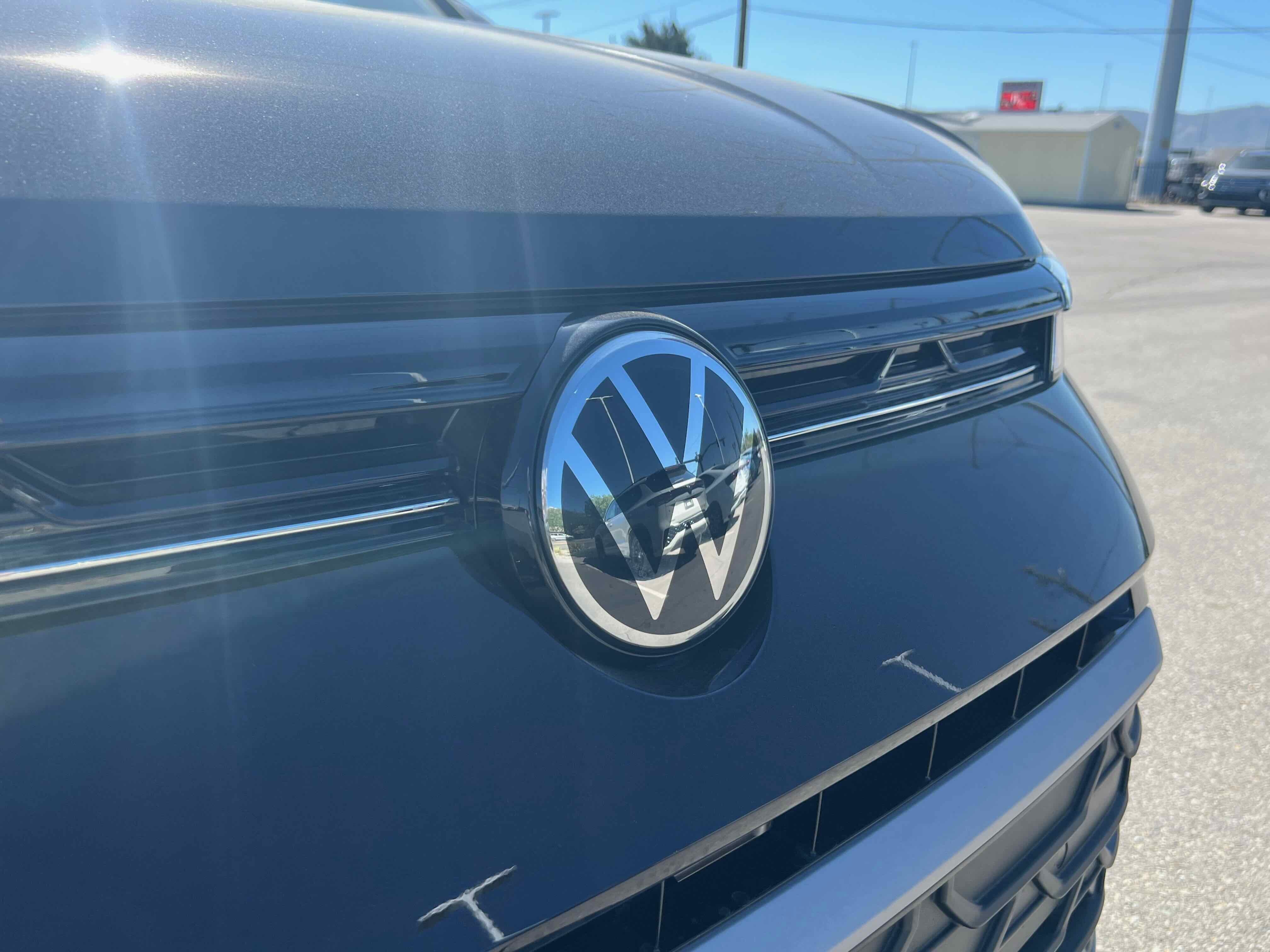 2025 Volkswagen Taos SE