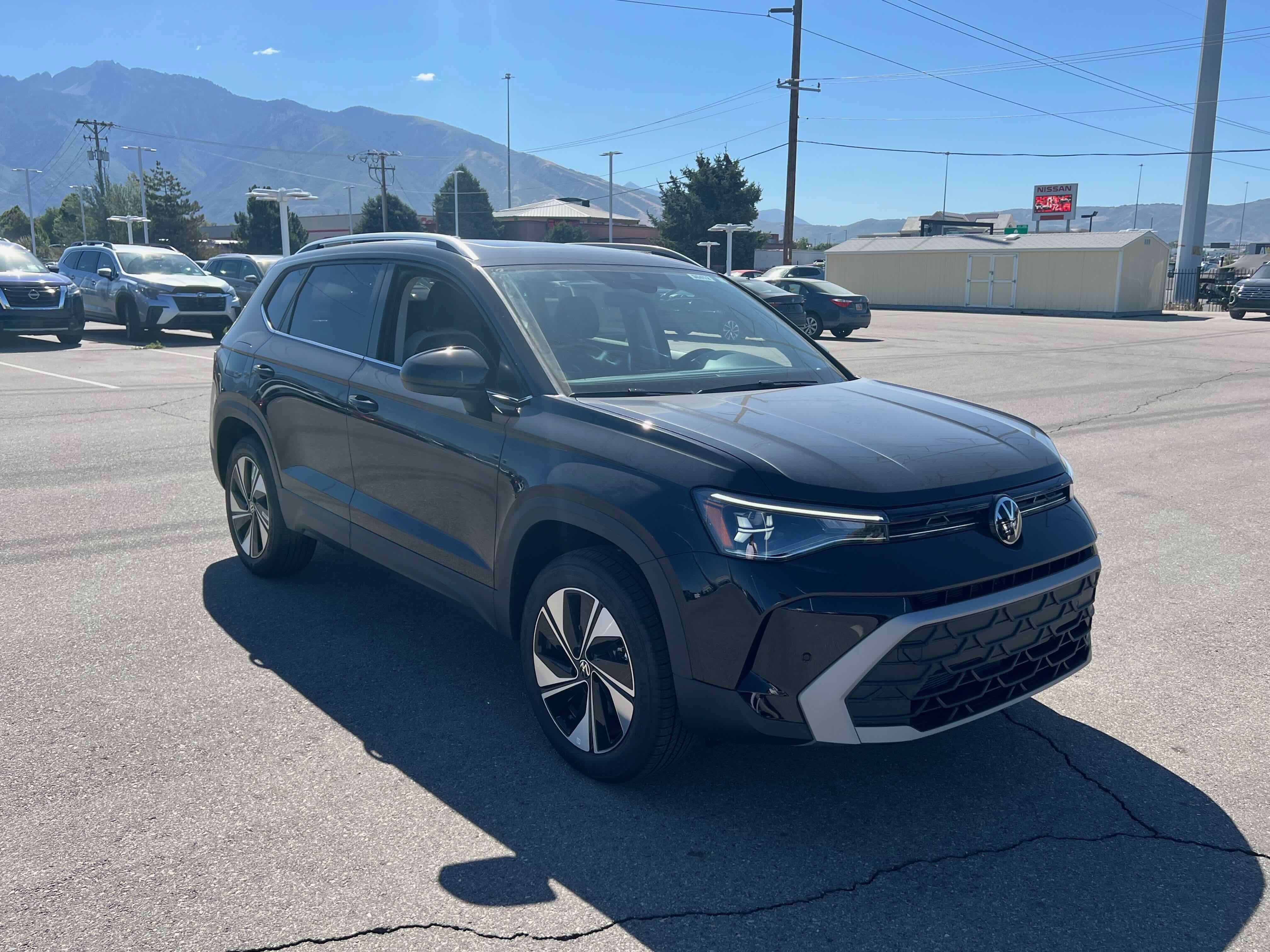 2025 Volkswagen Taos SE