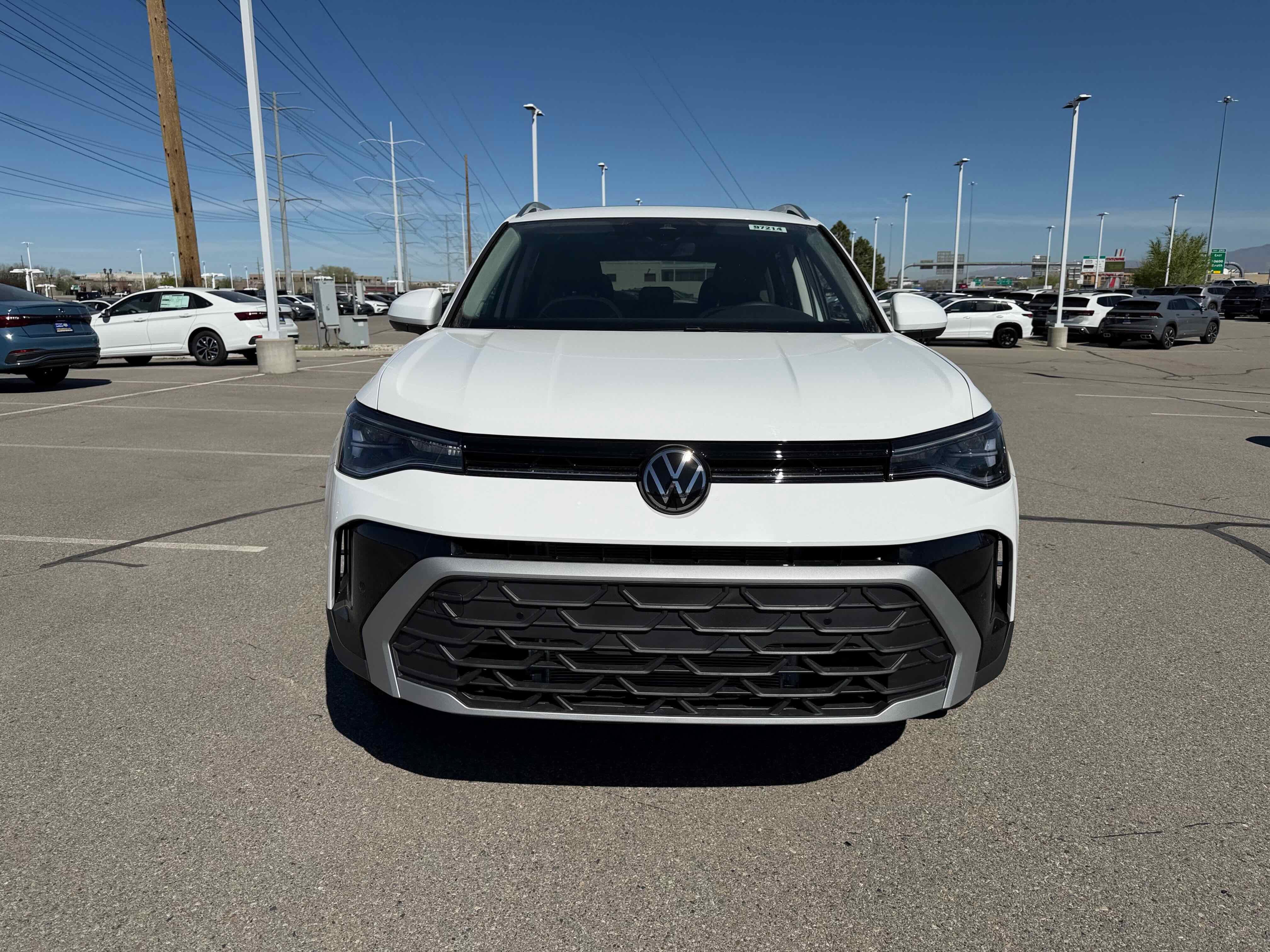 2026 Volkswagen Taos SE