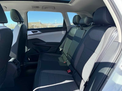 2026 Volkswagen Taos SE