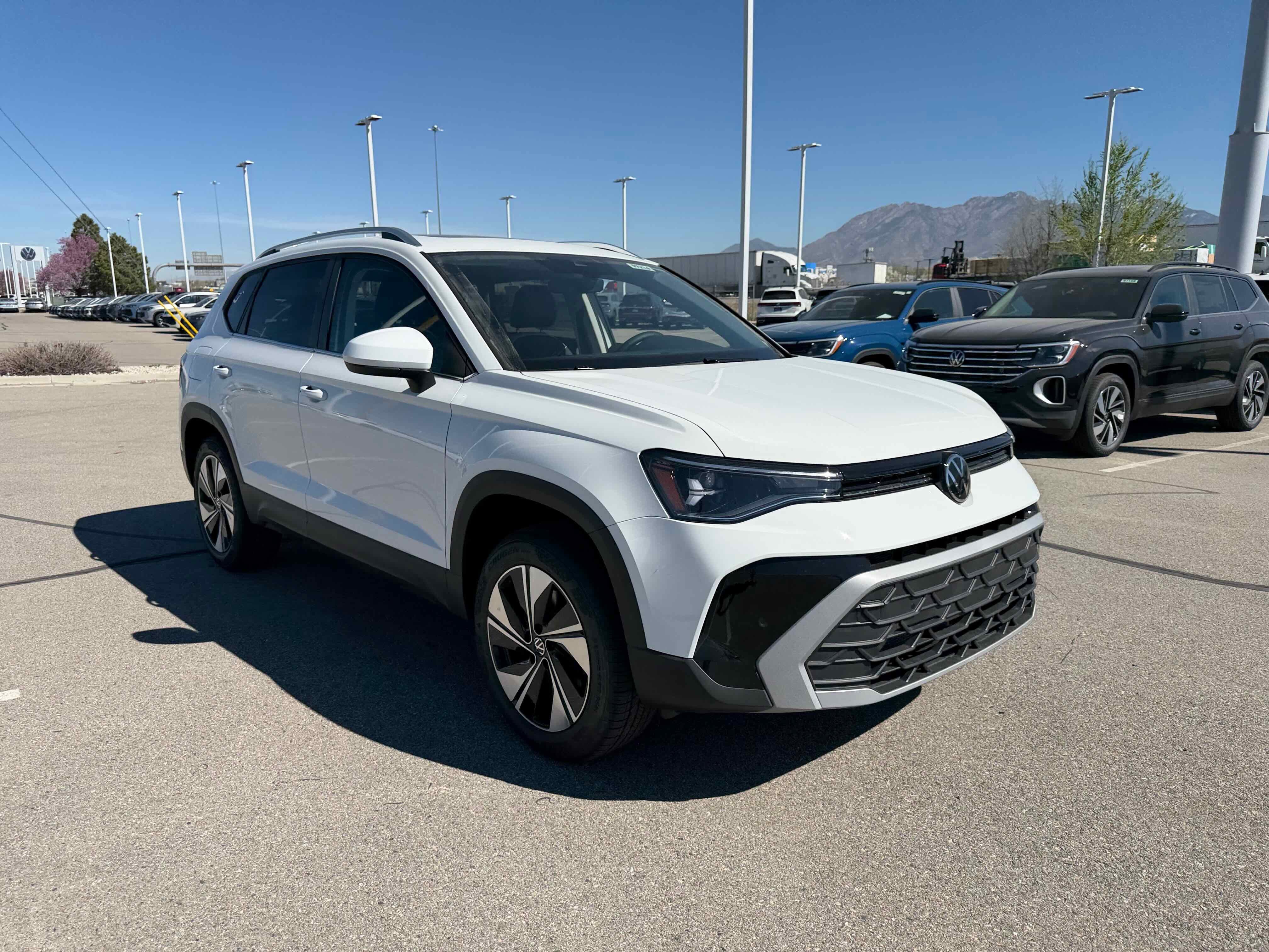 2026 Volkswagen Taos SE