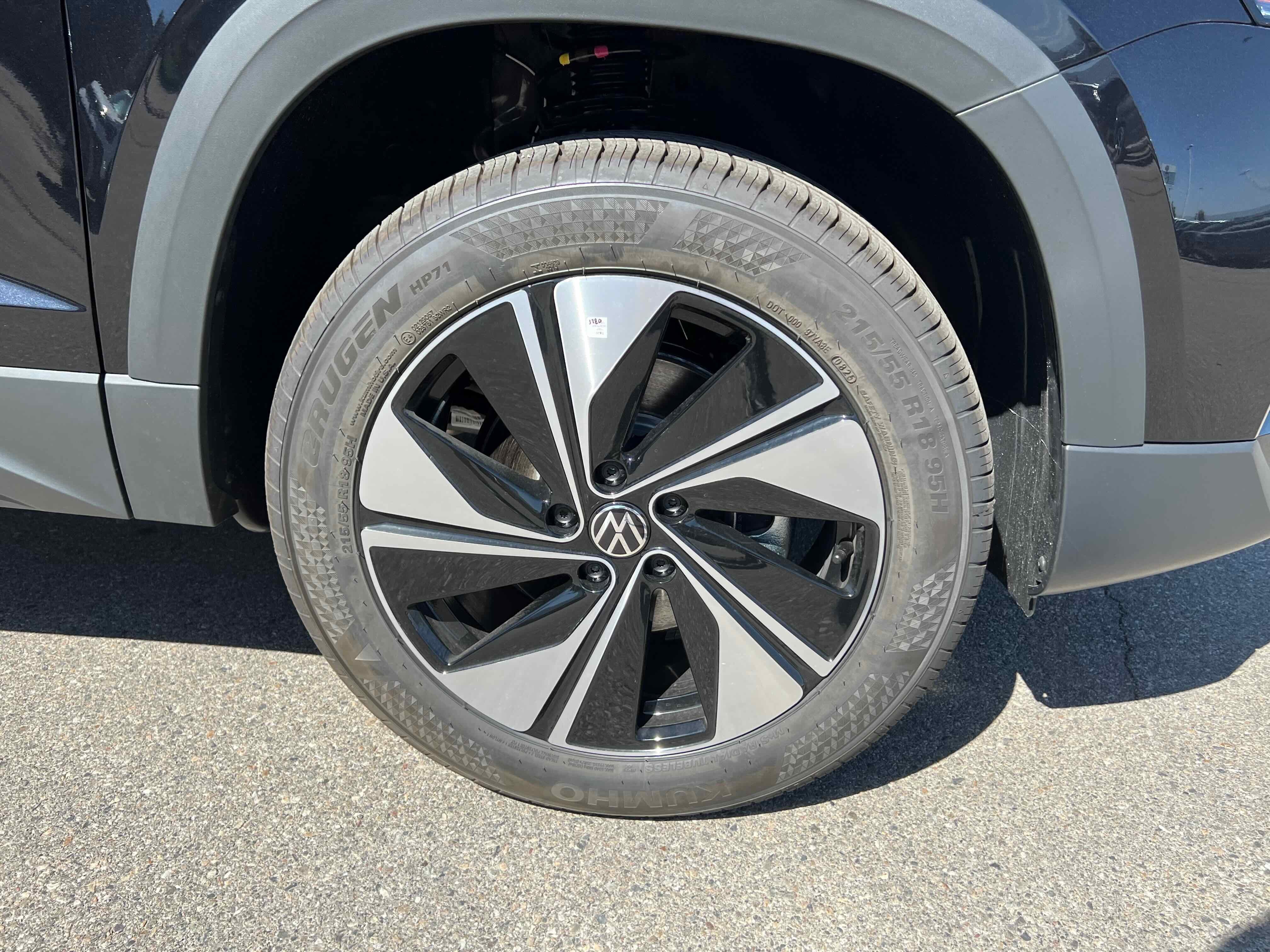 2025 Volkswagen Taos SE