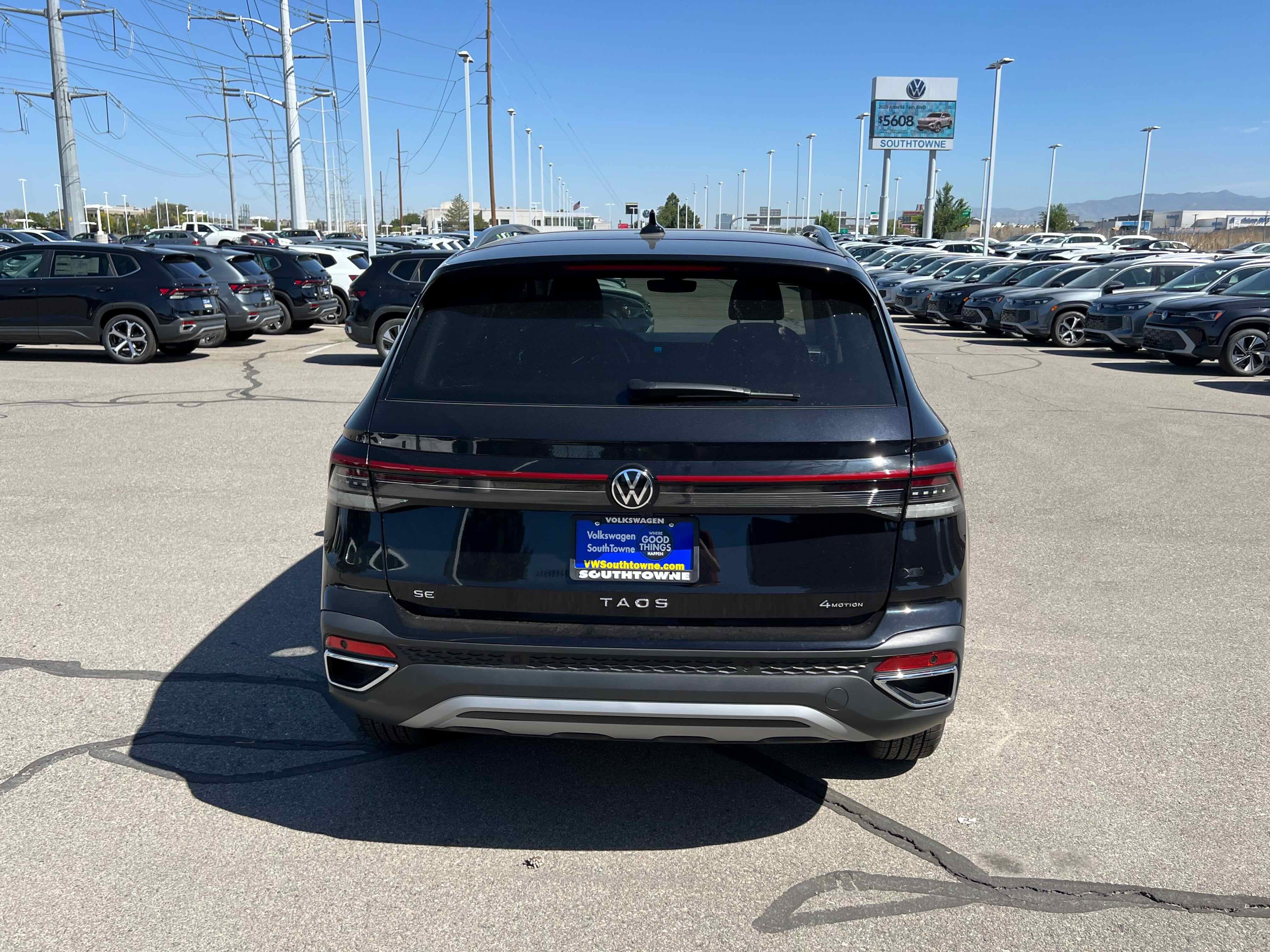 2025 Volkswagen Taos SE