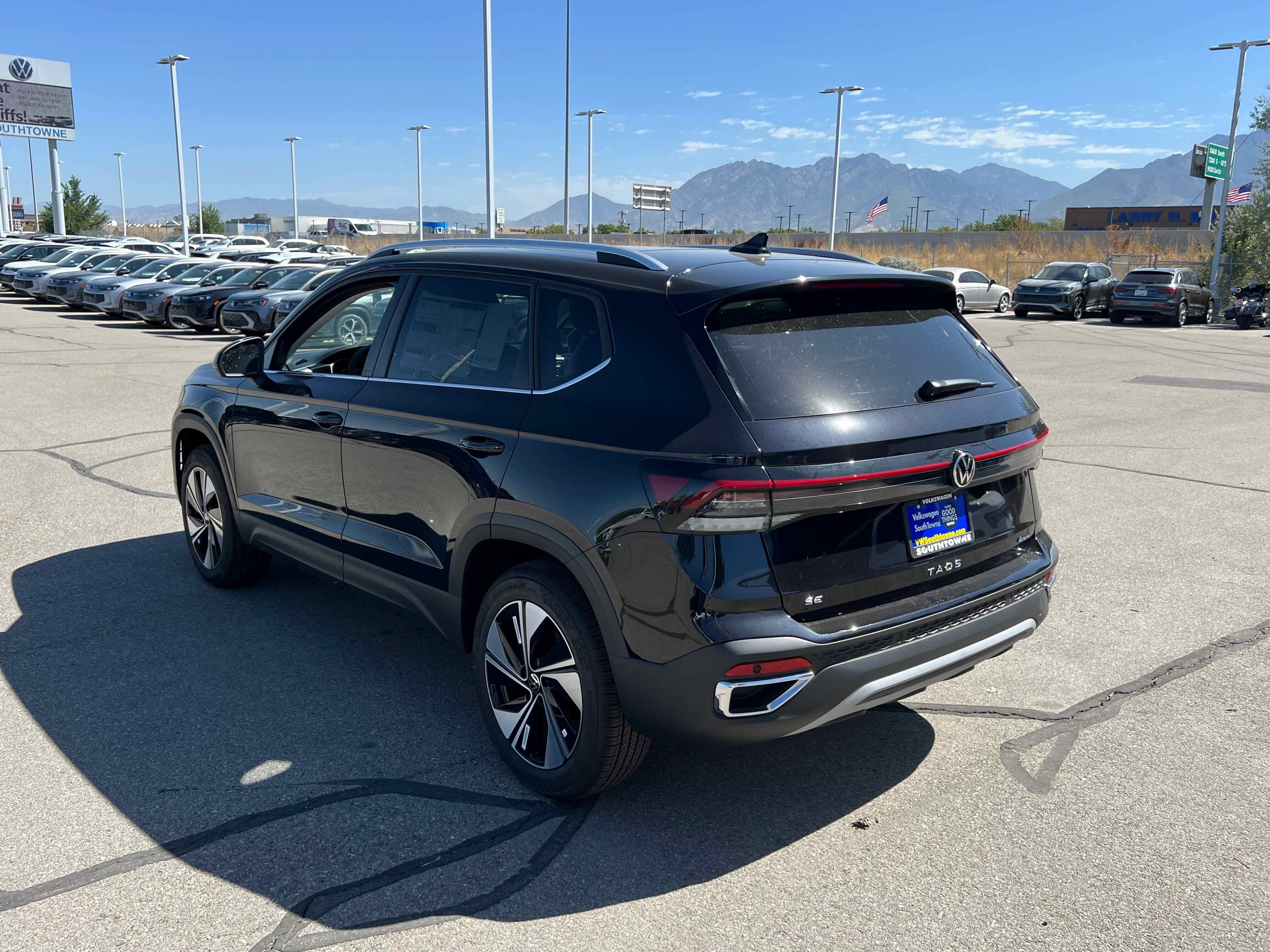 2025 Volkswagen Taos SE