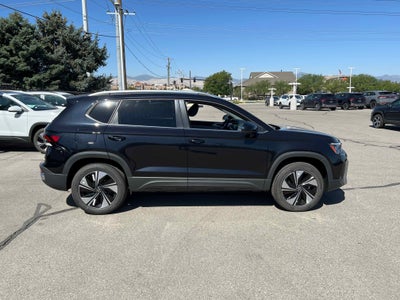 2025 Volkswagen Taos SE