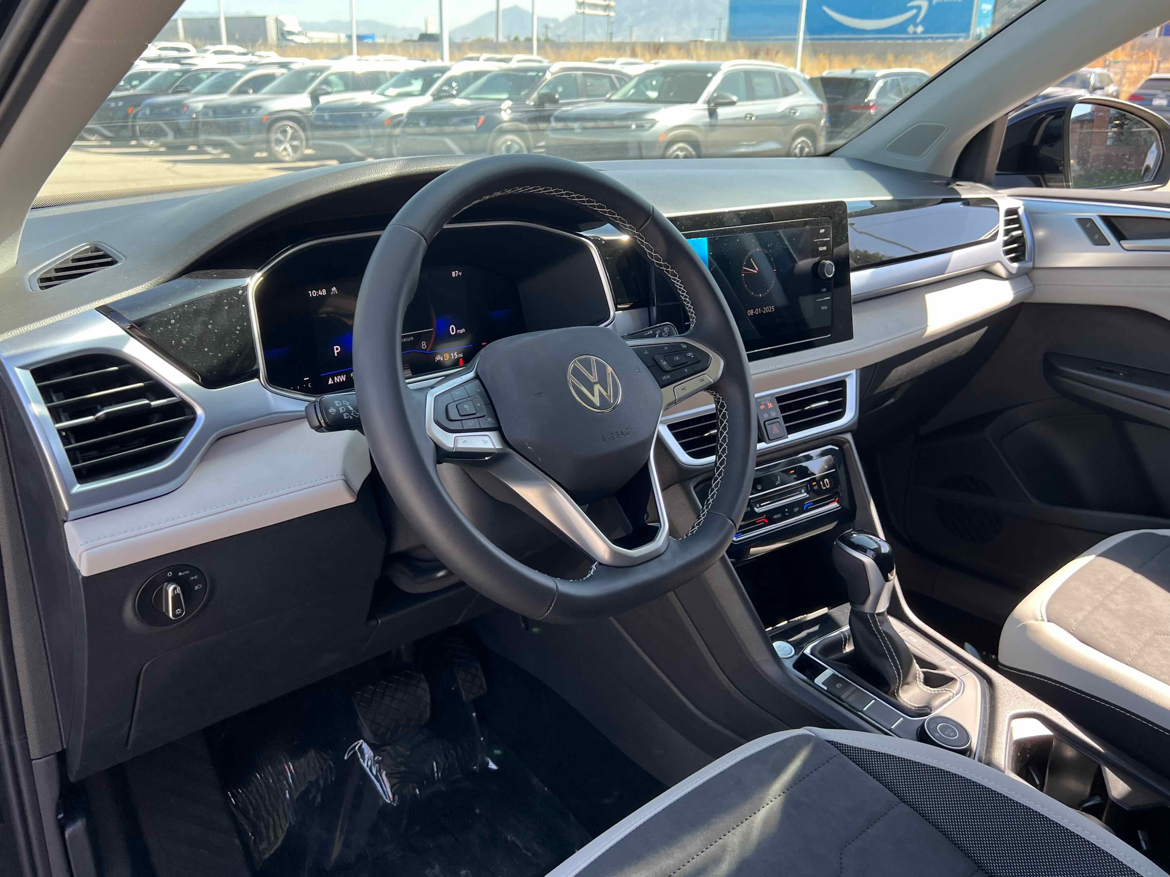 2025 Volkswagen Taos SE