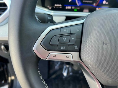 2025 Volkswagen Taos SE